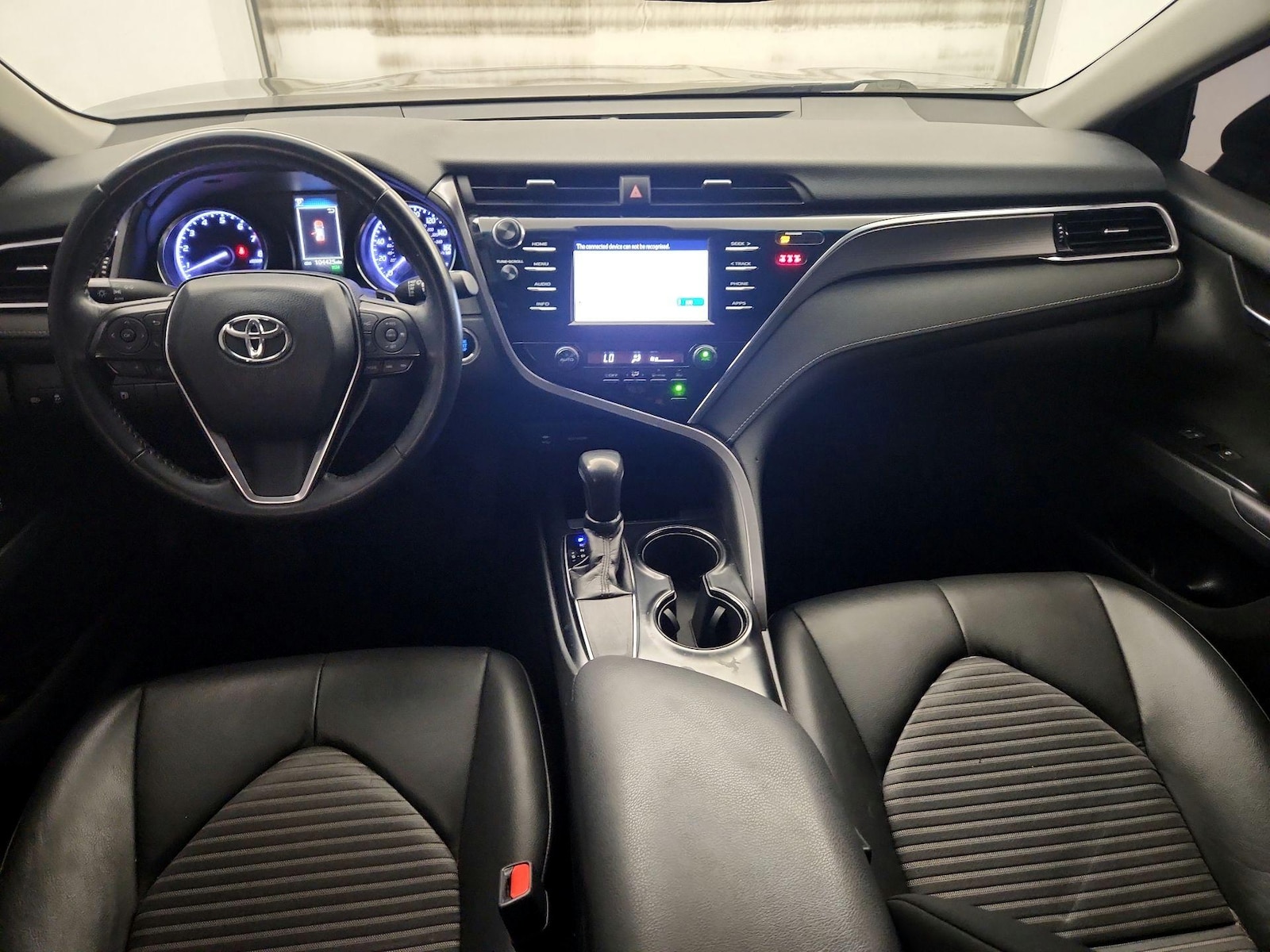 2018 Toyota Camry SE - Photo 10
