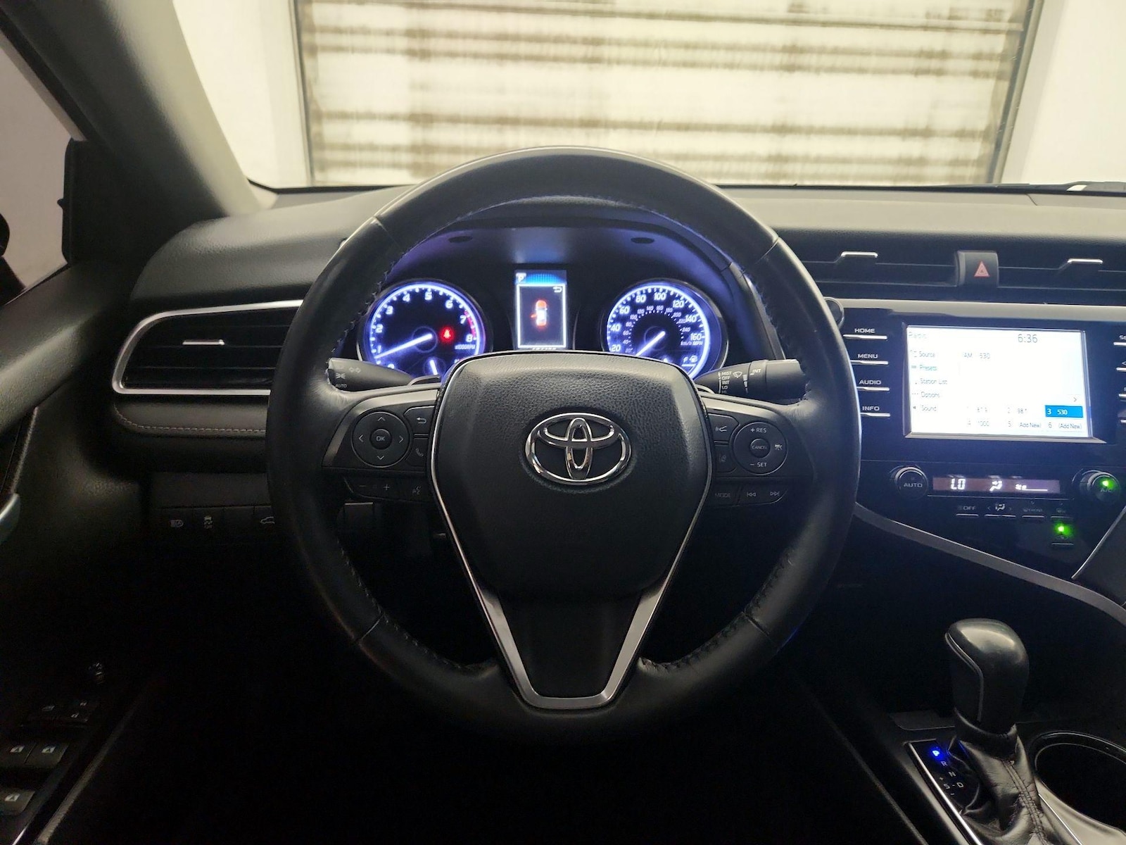 2018 Toyota Camry SE - Photo 11