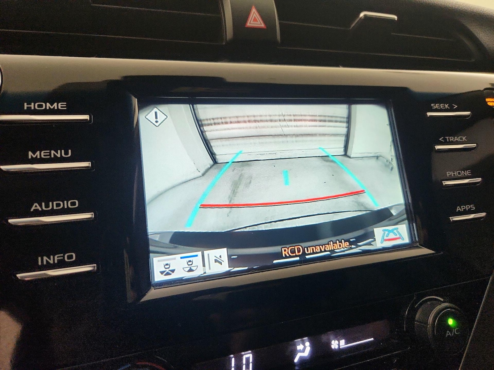2018 Toyota Camry SE - Photo 15