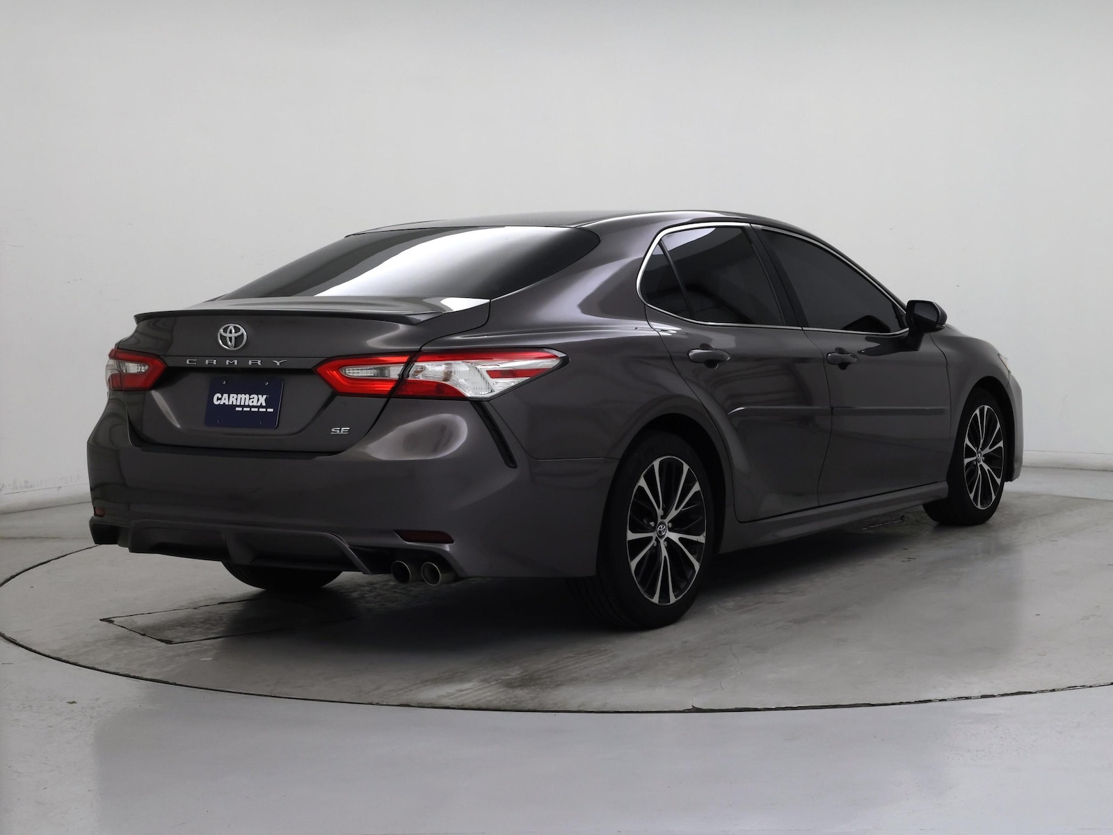 2018 Toyota Camry SE - Photo 9