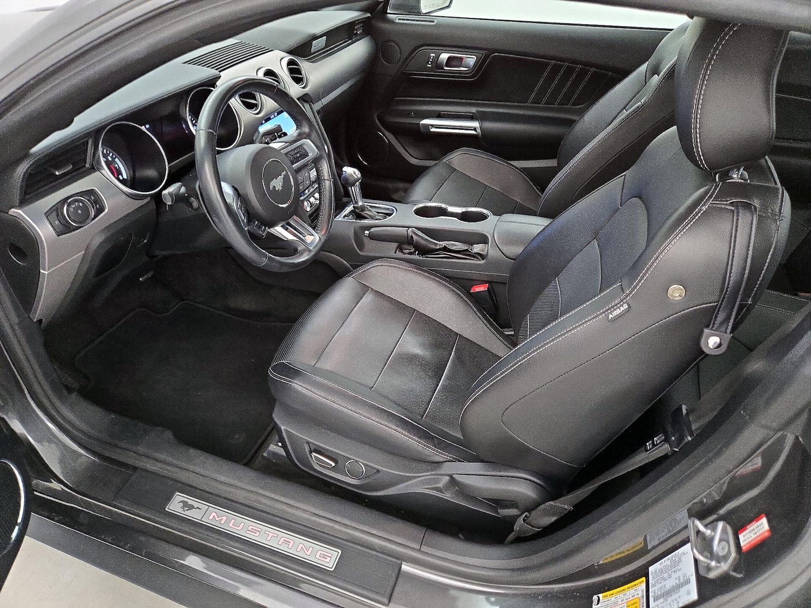 2018 Ford Mustang EcoBoost Premium - Photo 12