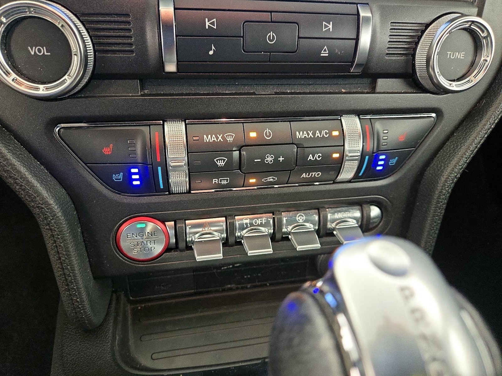 2018 Ford Mustang EcoBoost Premium - Photo 17