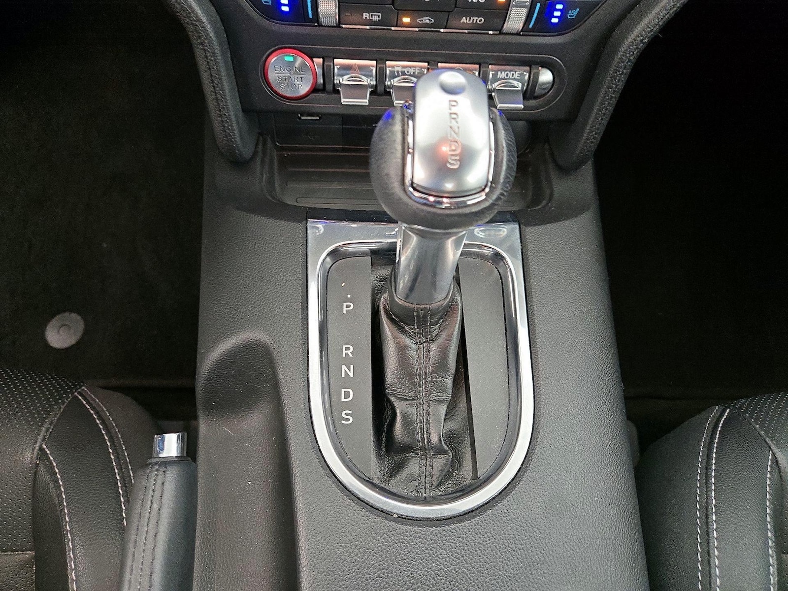 2018 Ford Mustang EcoBoost Premium - Photo 18