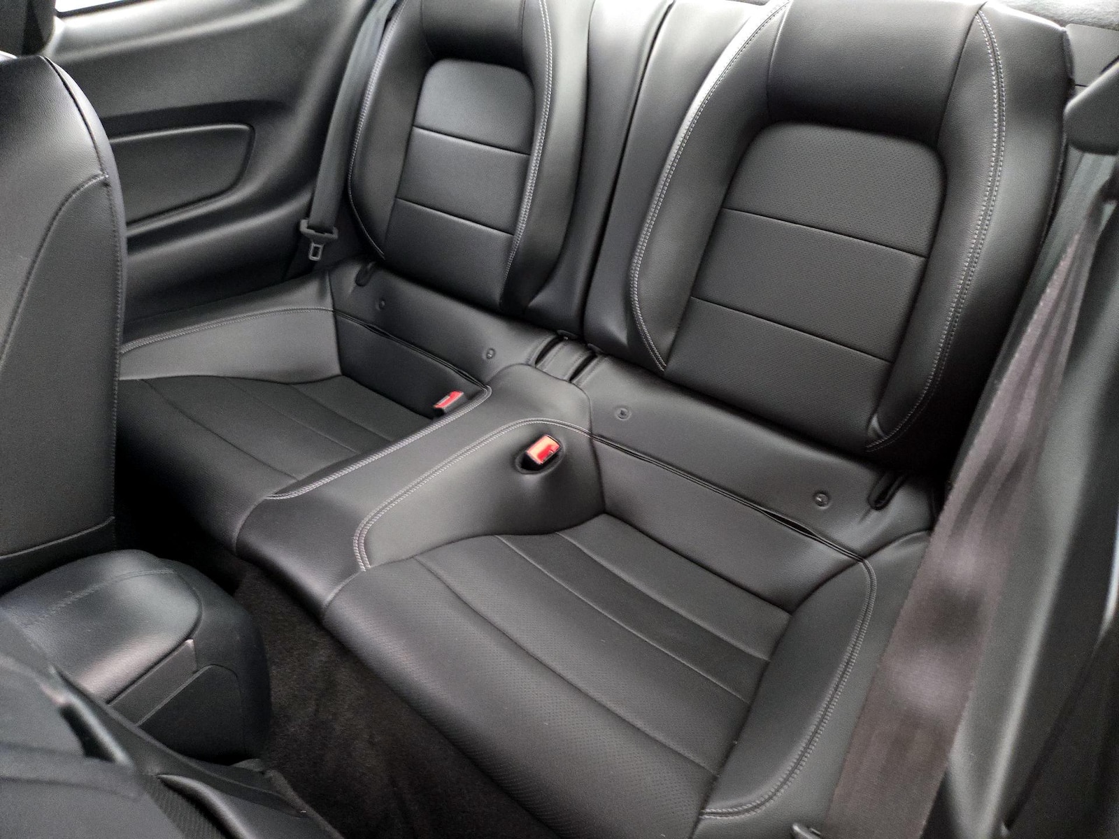 2018 Ford Mustang EcoBoost Premium - Photo 20
