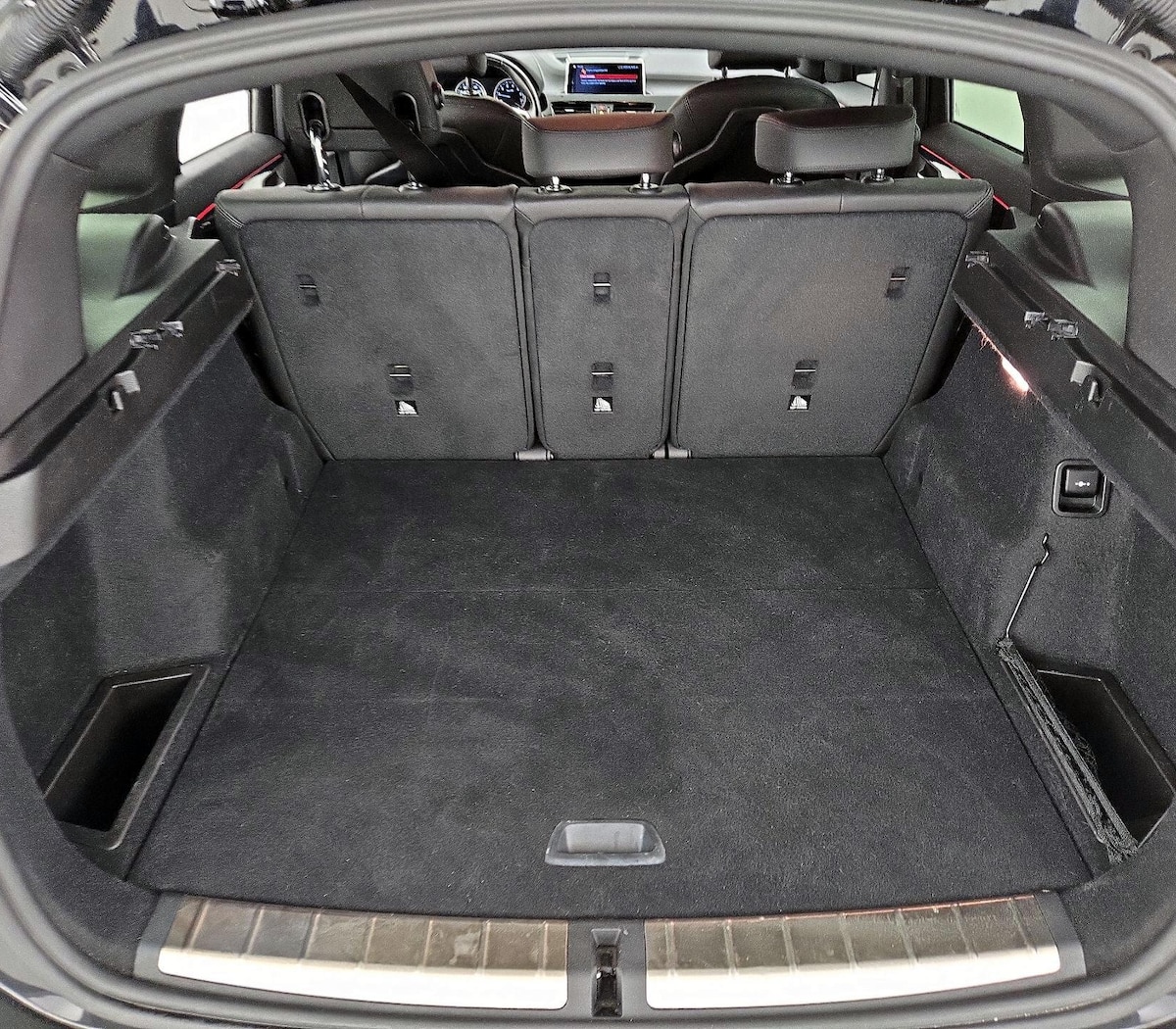 Trunk/Cargo (Seats Up)
