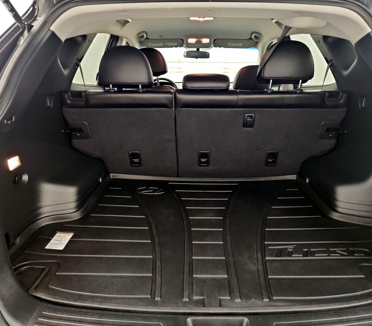 Trunk/Cargo (Seats Up)