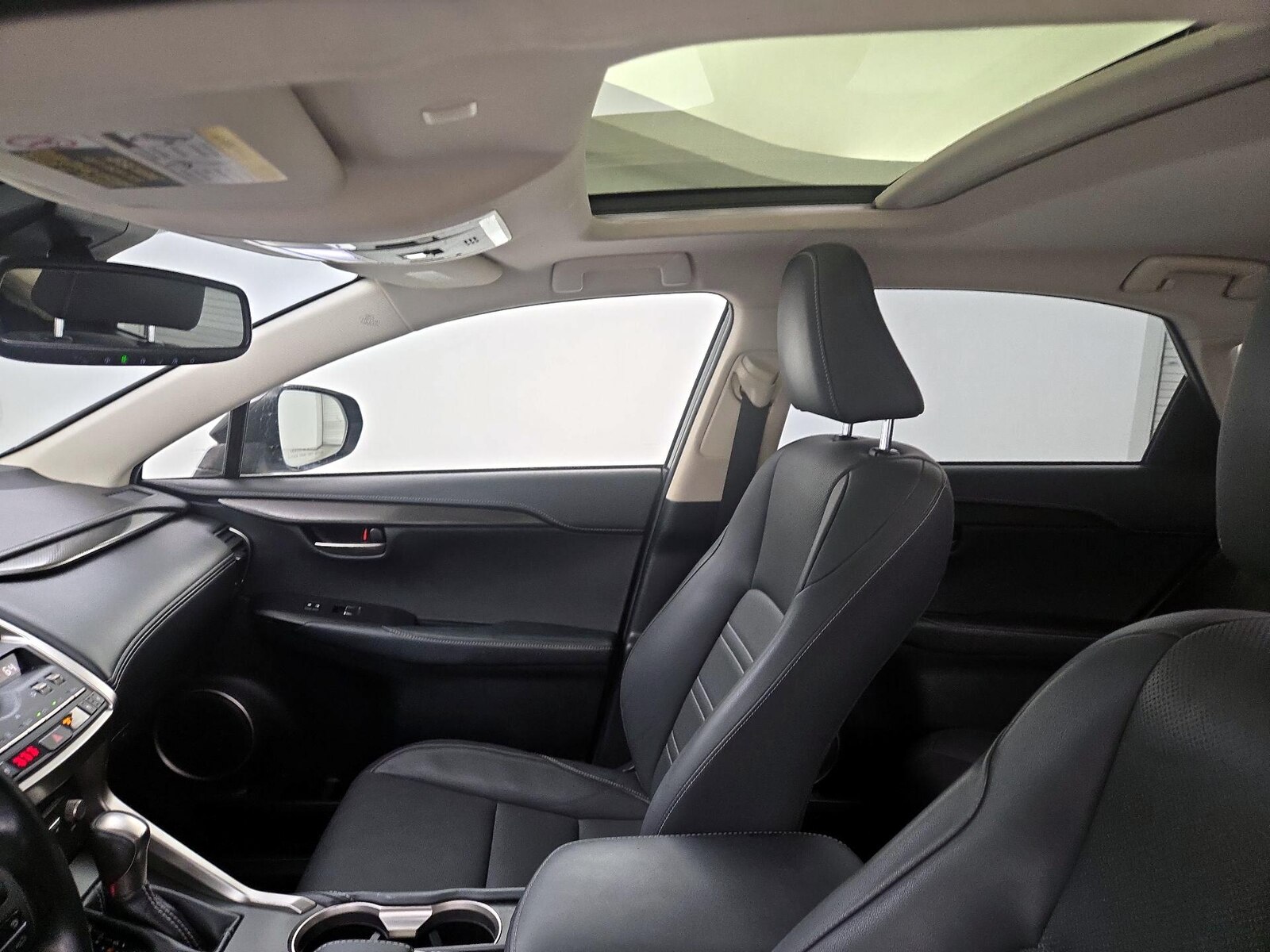 Sunroof(s) & Overhead Airbags