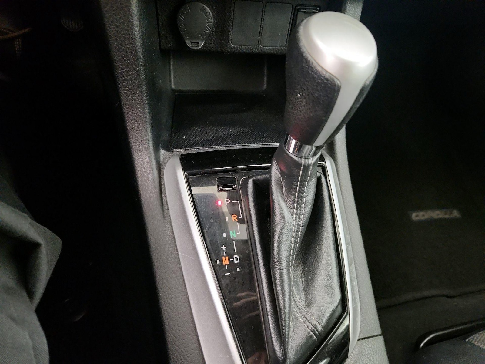 2018 Toyota Corolla SE - Photo 18