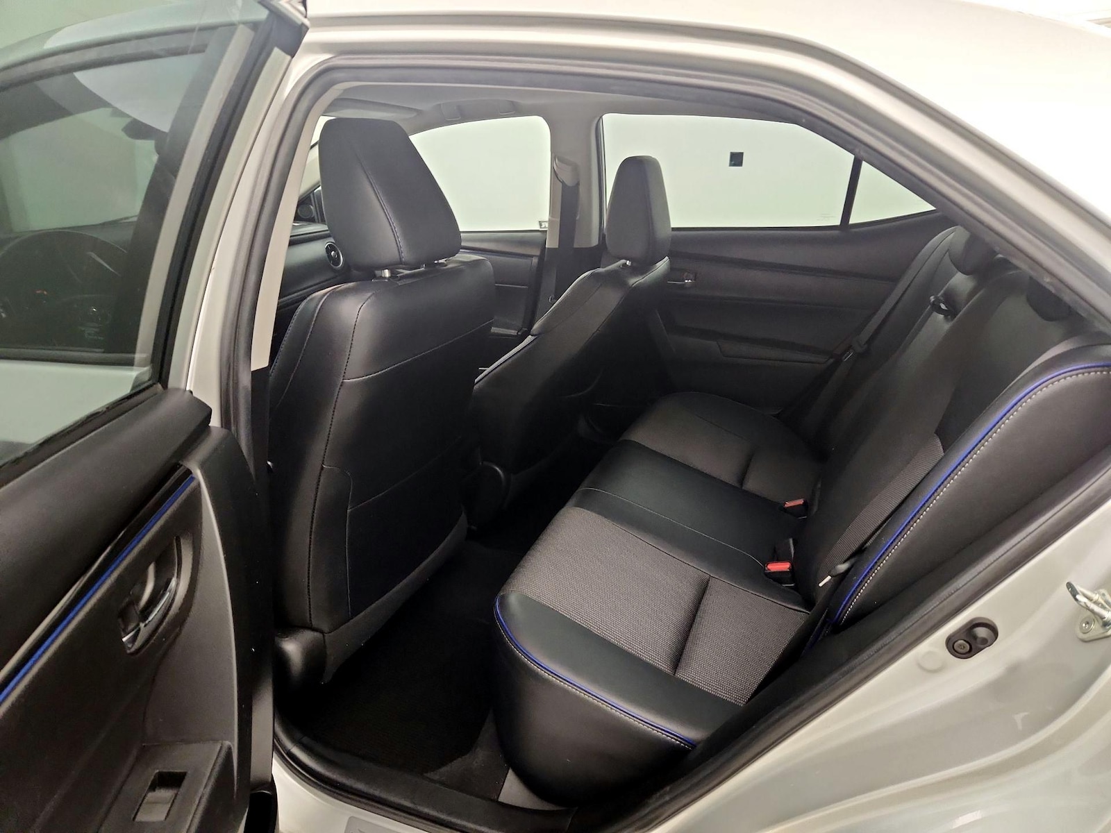 2018 Toyota Corolla SE - Photo 20