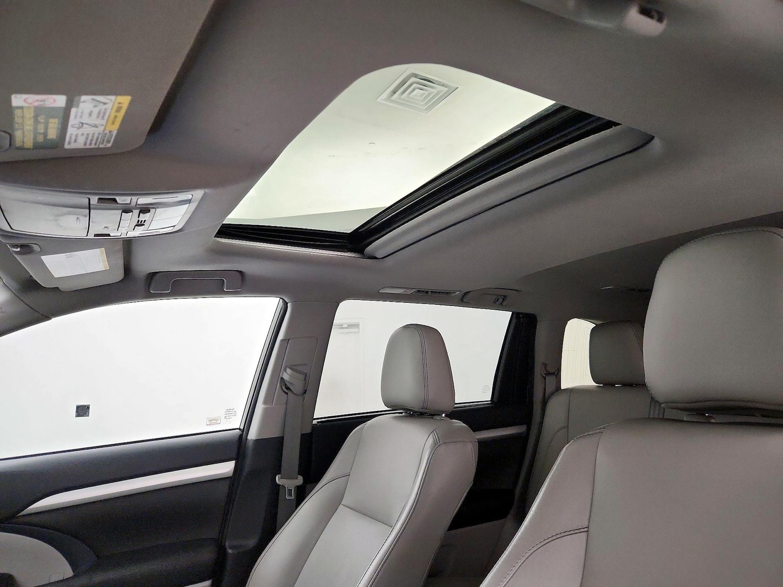 Sunroof(s) & Overhead Airbags