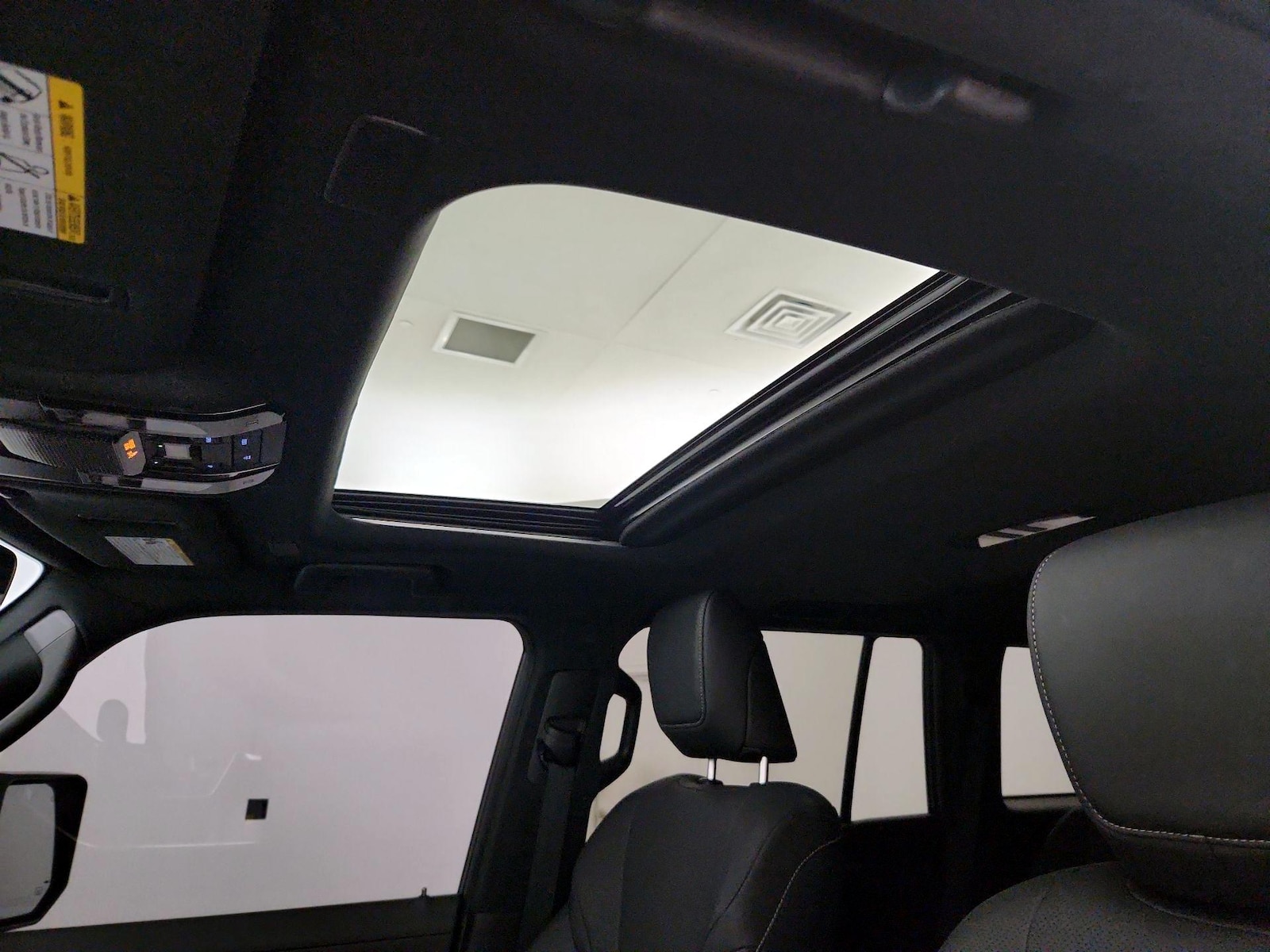 Sunroof(s) & Overhead Airbags