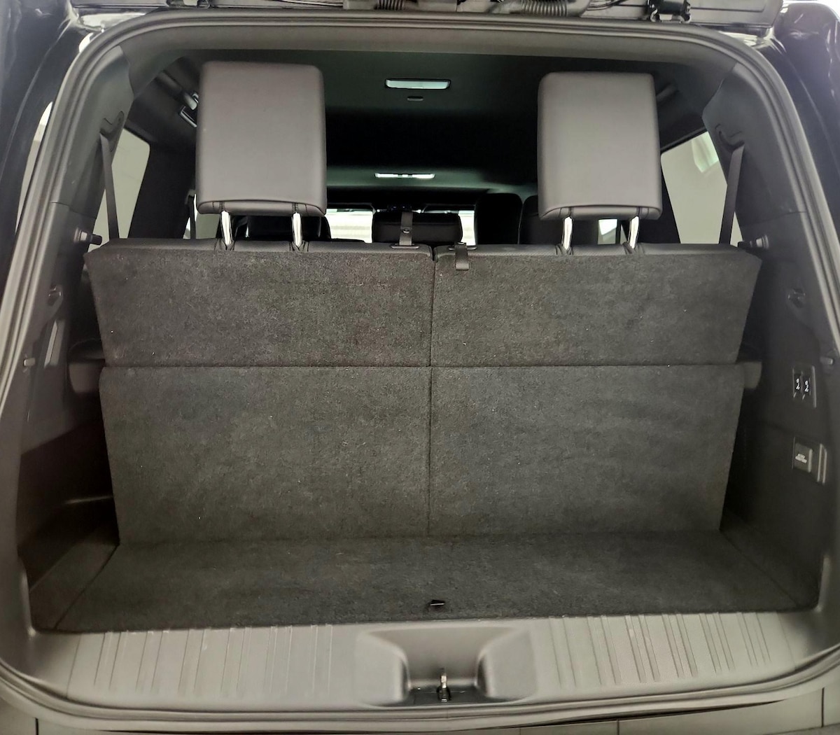 Trunk/Cargo (Seats Up)