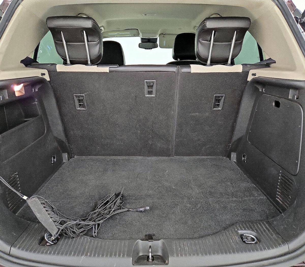 Trunk/Cargo (Seats Up)
