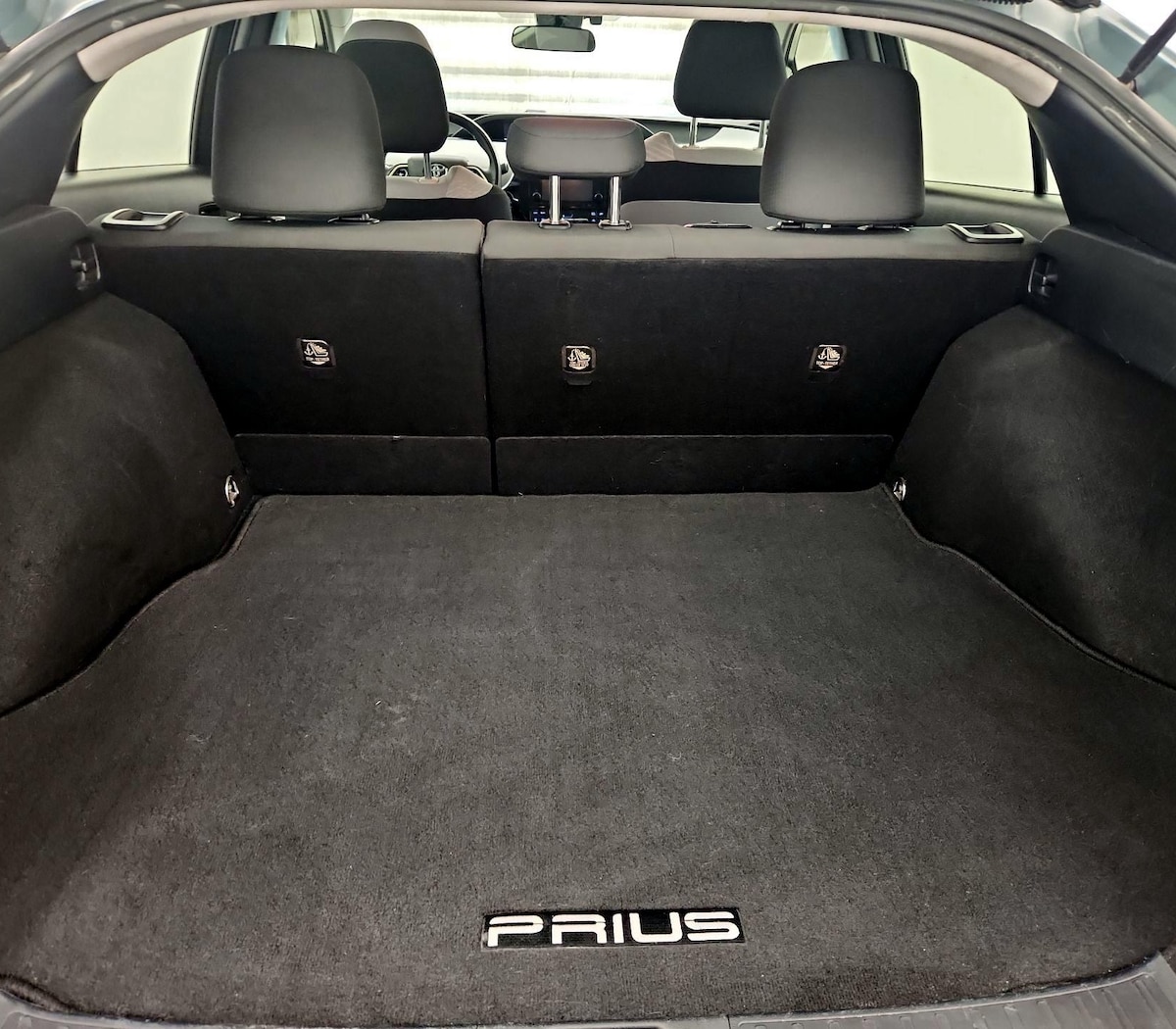 Trunk/Cargo (Seats Up)