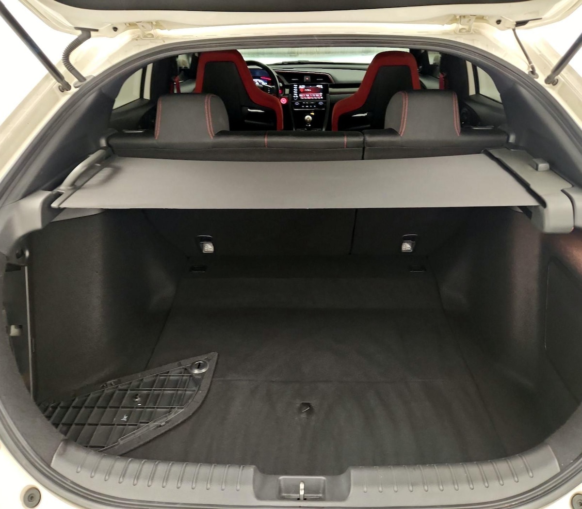 Trunk/Cargo (Seats Up)