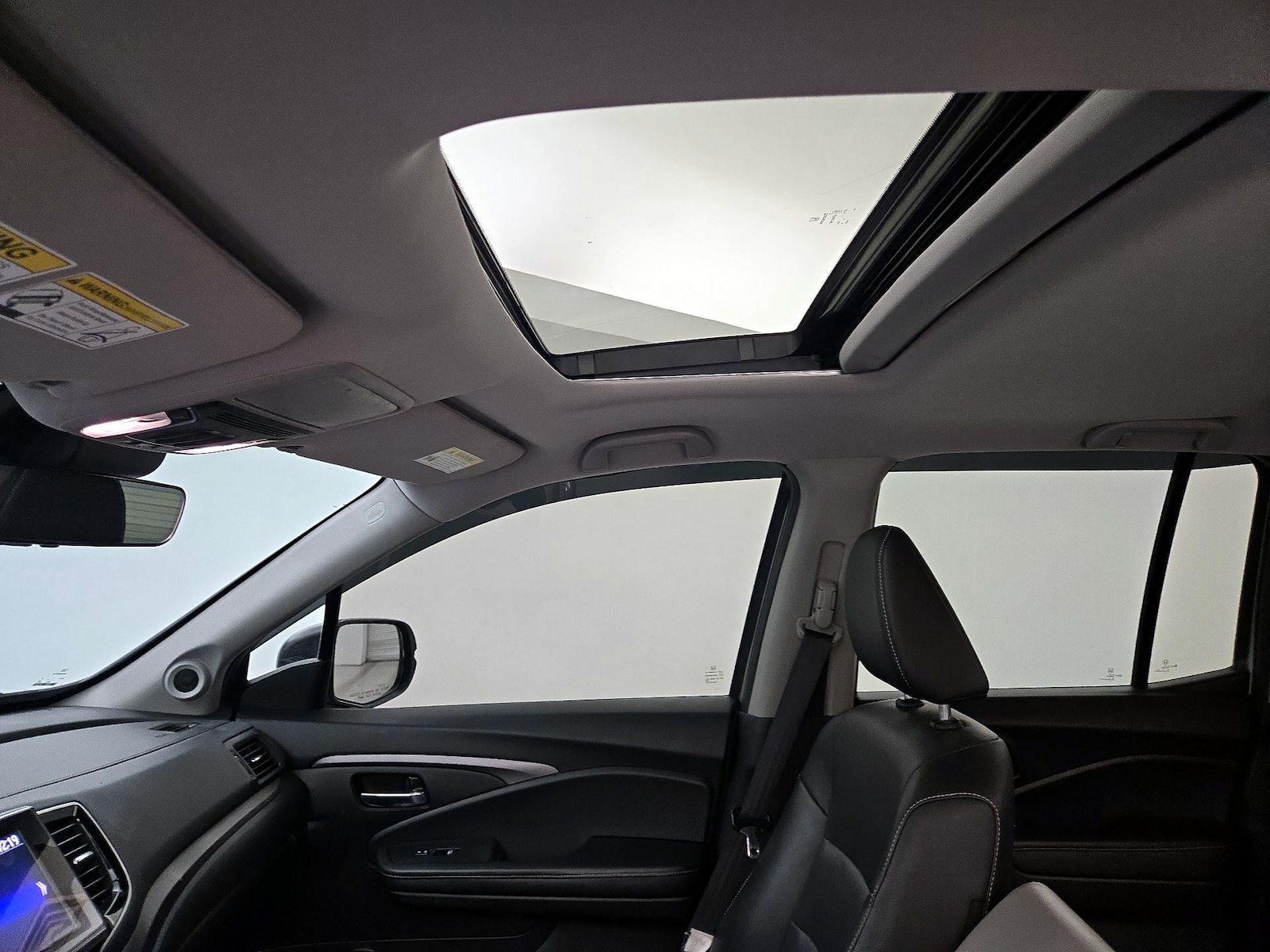 Sunroof(s) & Overhead Airbags