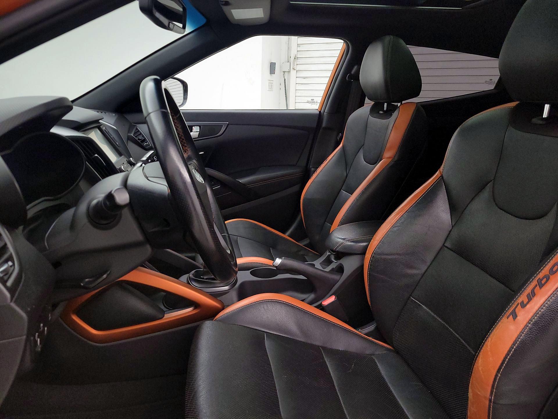 Thumbnail: 2016 Hyundai Veloster - 11