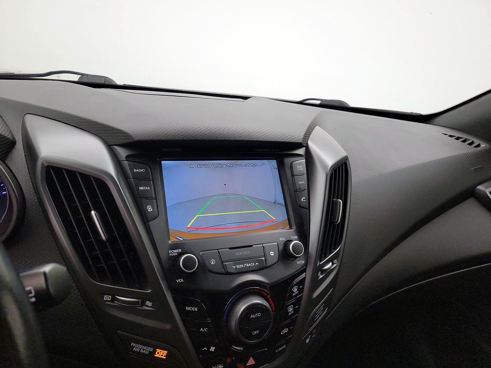 Thumbnail: 2016 Hyundai Veloster - 15
