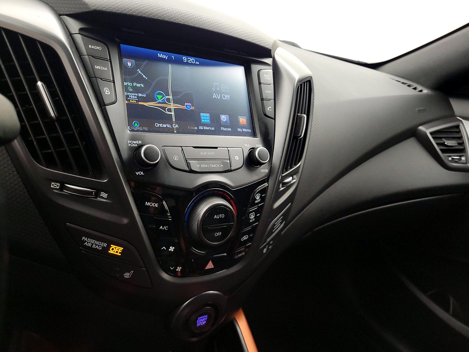 Thumbnail: 2016 Hyundai Veloster - 17