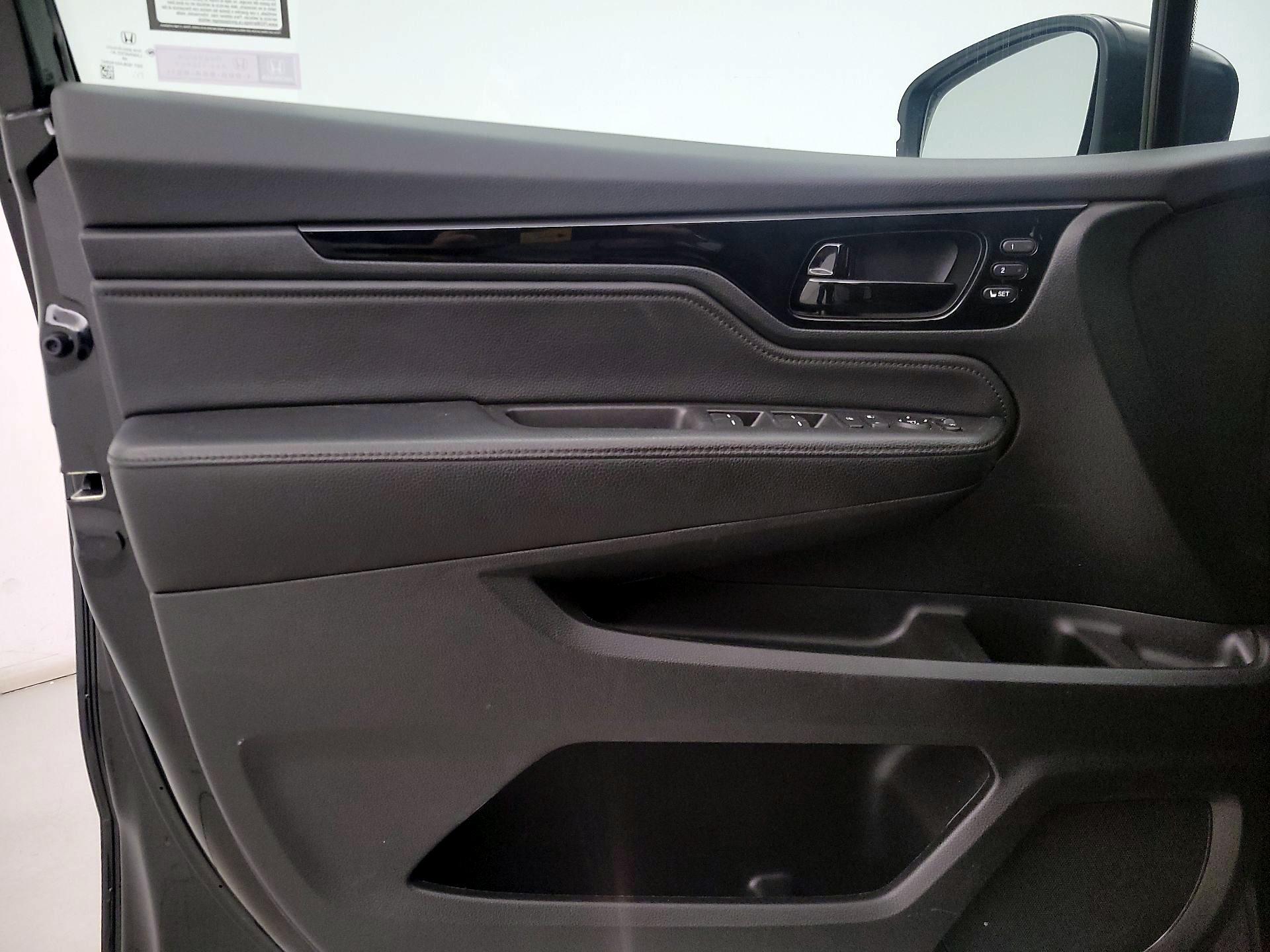 Thumbnail: 2022 Honda Odyssey - 12