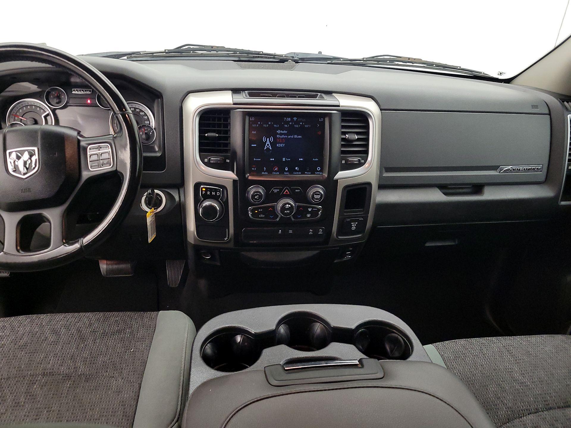 Thumbnail: 2019 RAM 1500 Classic - 9