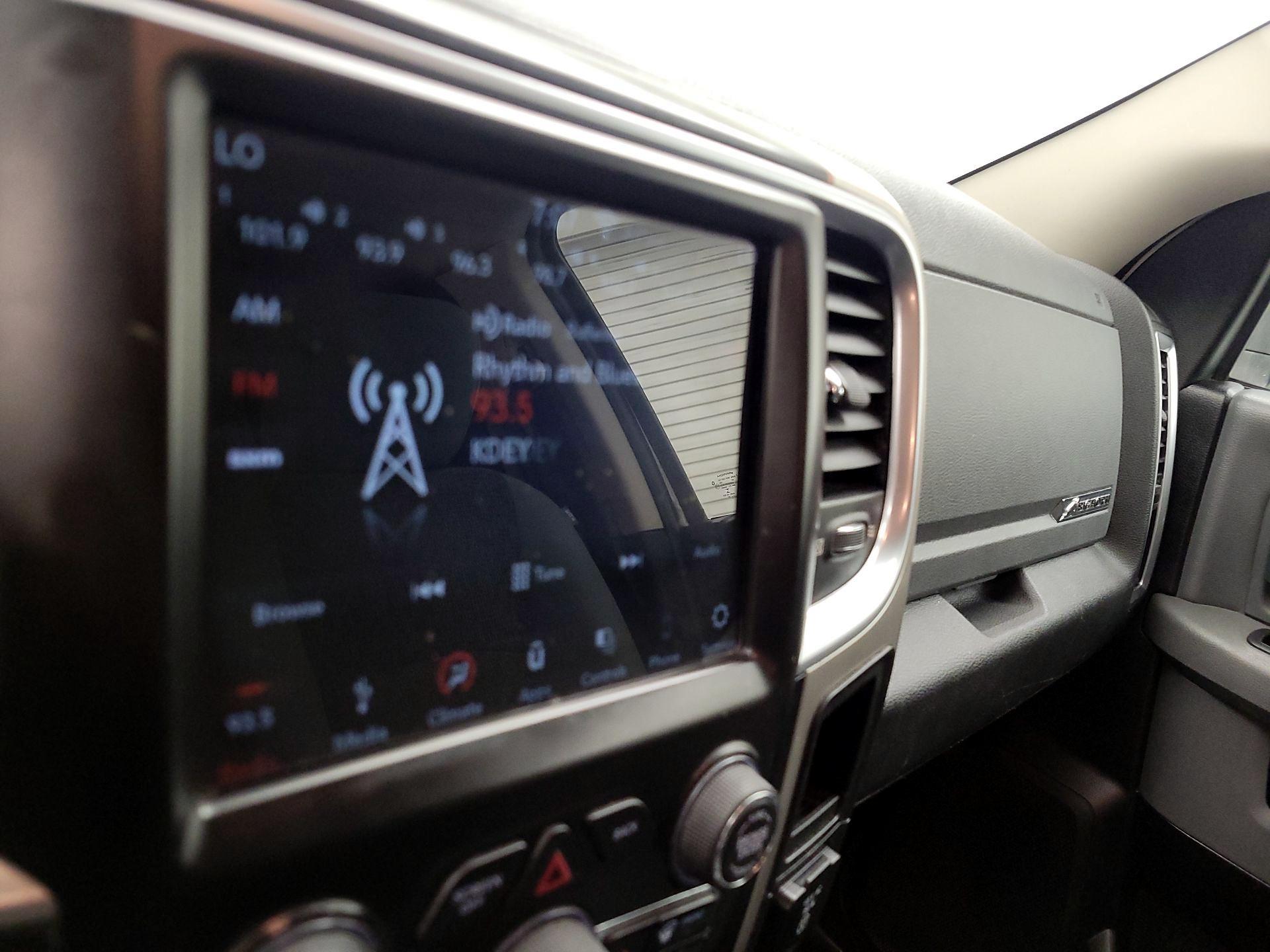 Thumbnail: 2019 RAM 1500 Classic - 15