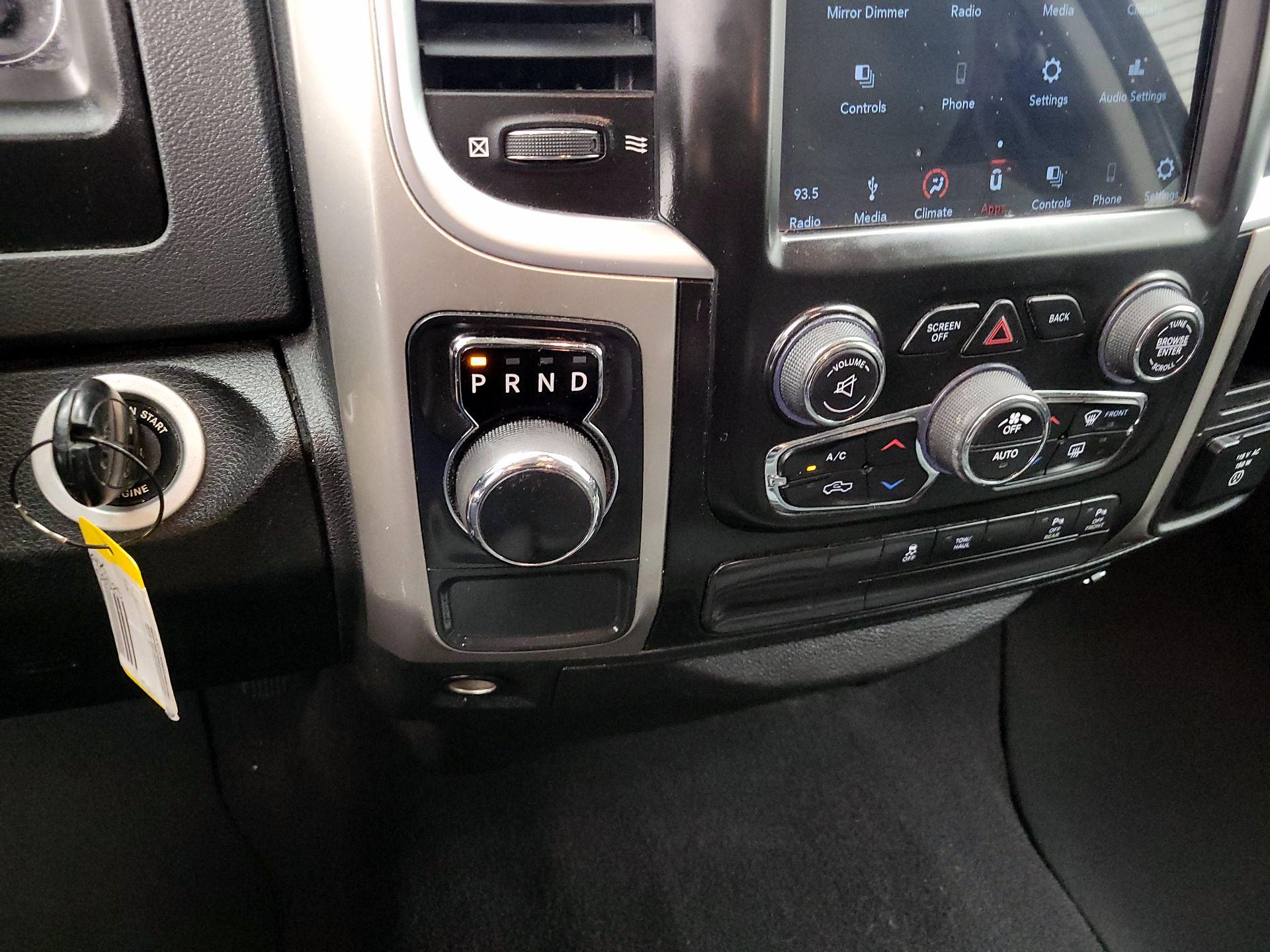 Thumbnail: 2019 RAM 1500 Classic - 17