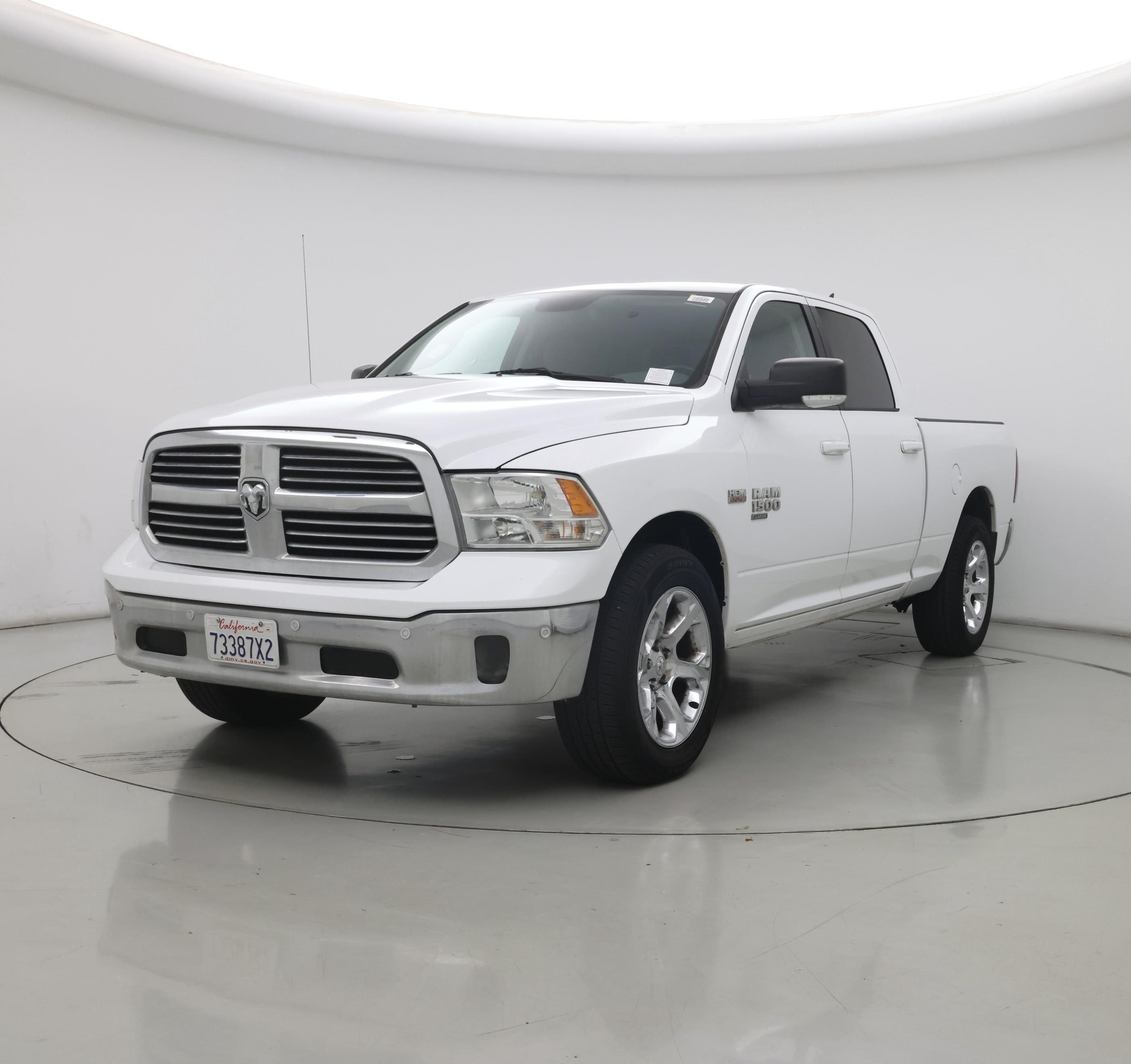 Thumbnail: 2019 RAM 1500 Classic - 4