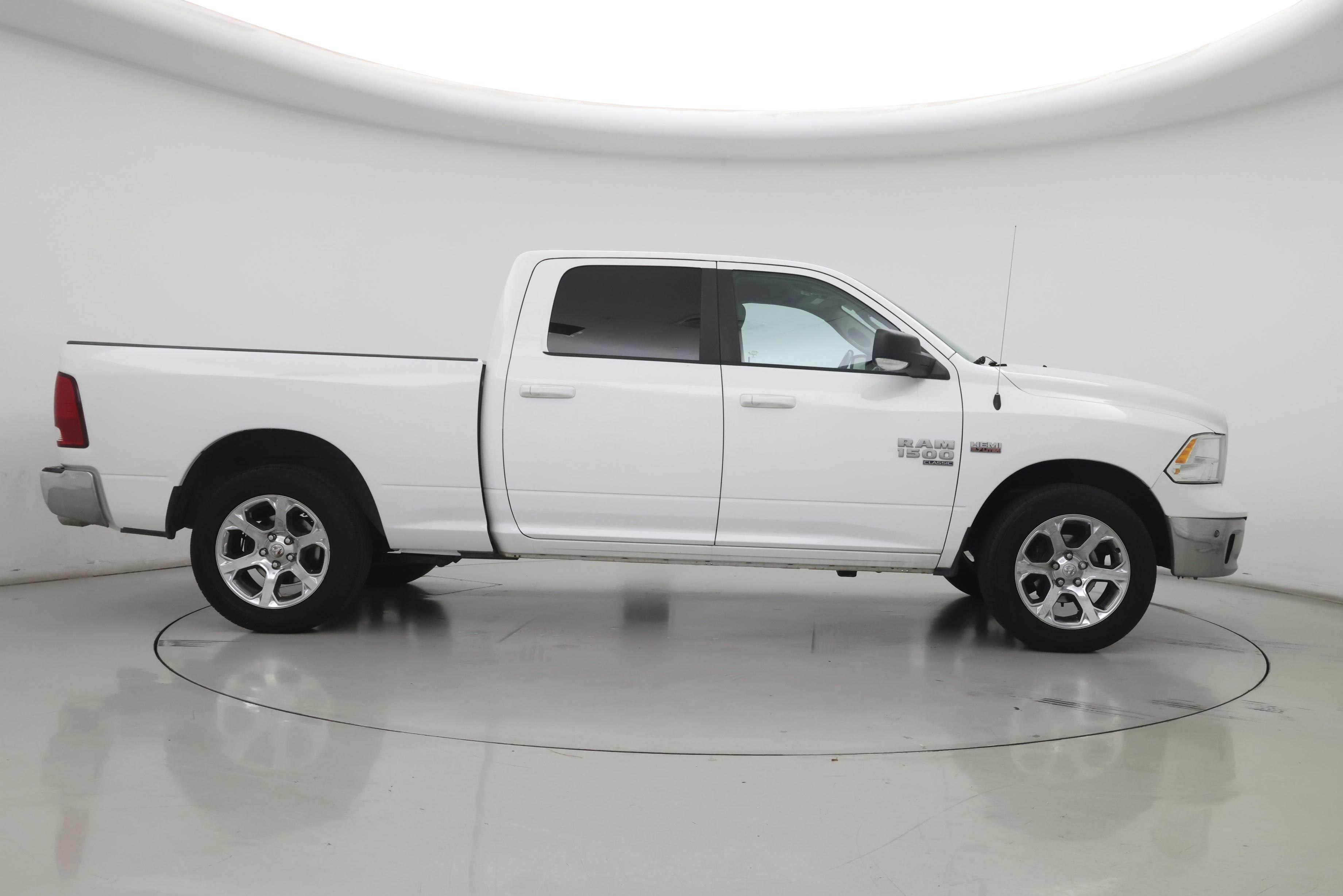 Thumbnail: 2019 RAM 1500 Classic - 7