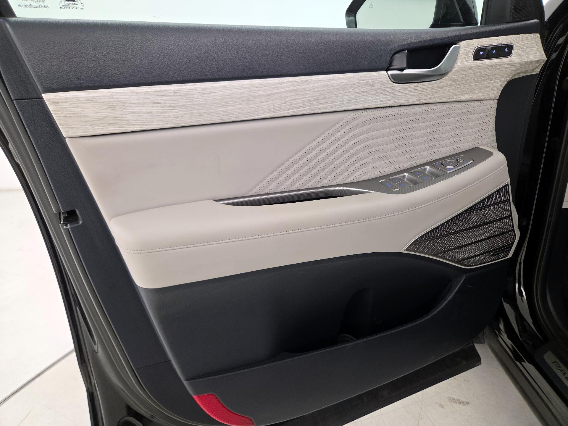 Thumbnail: 2023 Hyundai Palisade - 12
