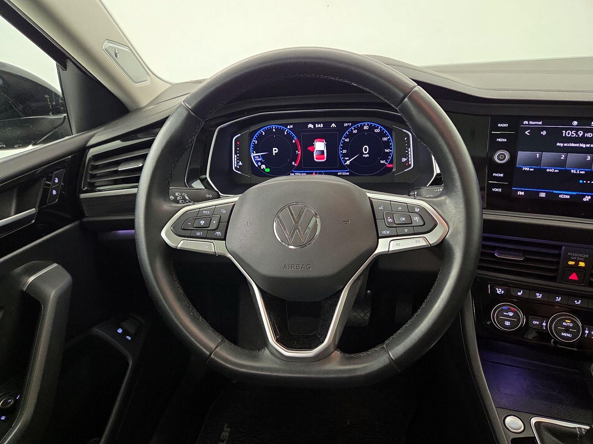 Thumbnail: 2023 Volkswagen Jetta - 10