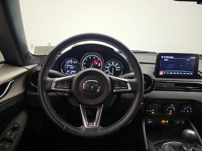 Steering Wheel & Instrument Cluster (On)