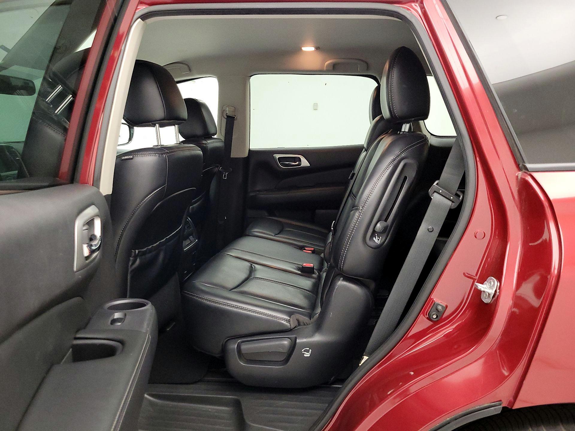 Thumbnail: 2017 Nissan Pathfinder - 18