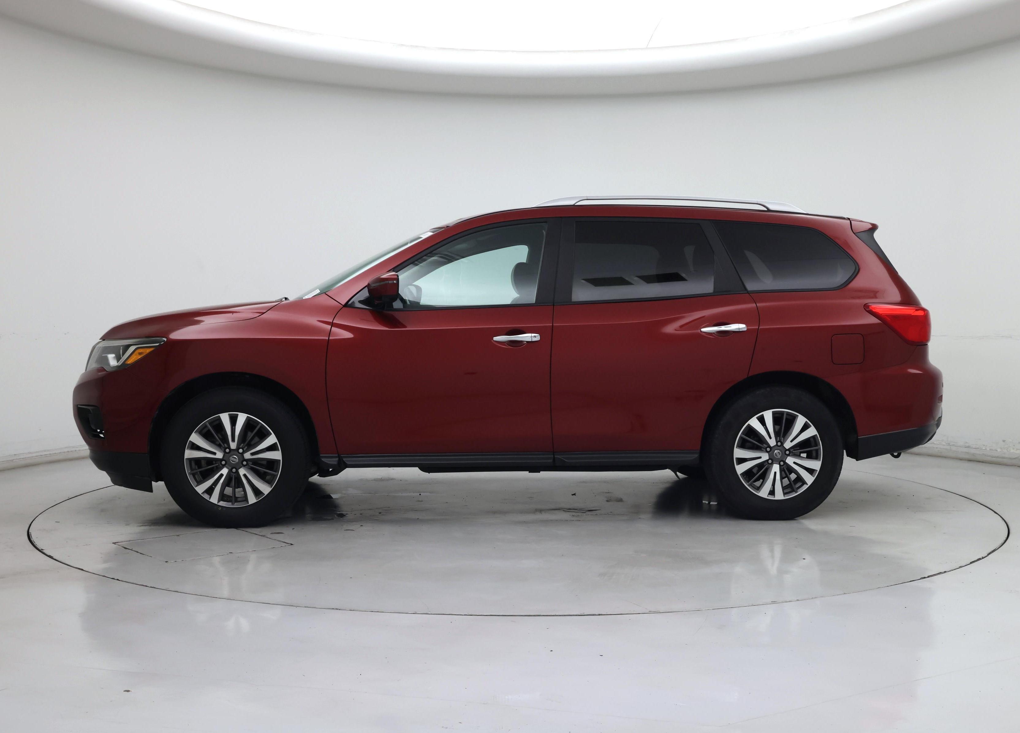 Thumbnail: 2017 Nissan Pathfinder - 3