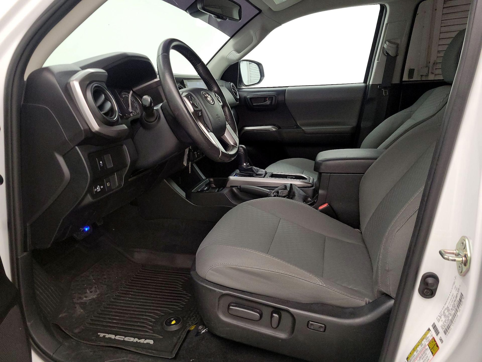 2020 Toyota Tacoma SR5 - Photo 12