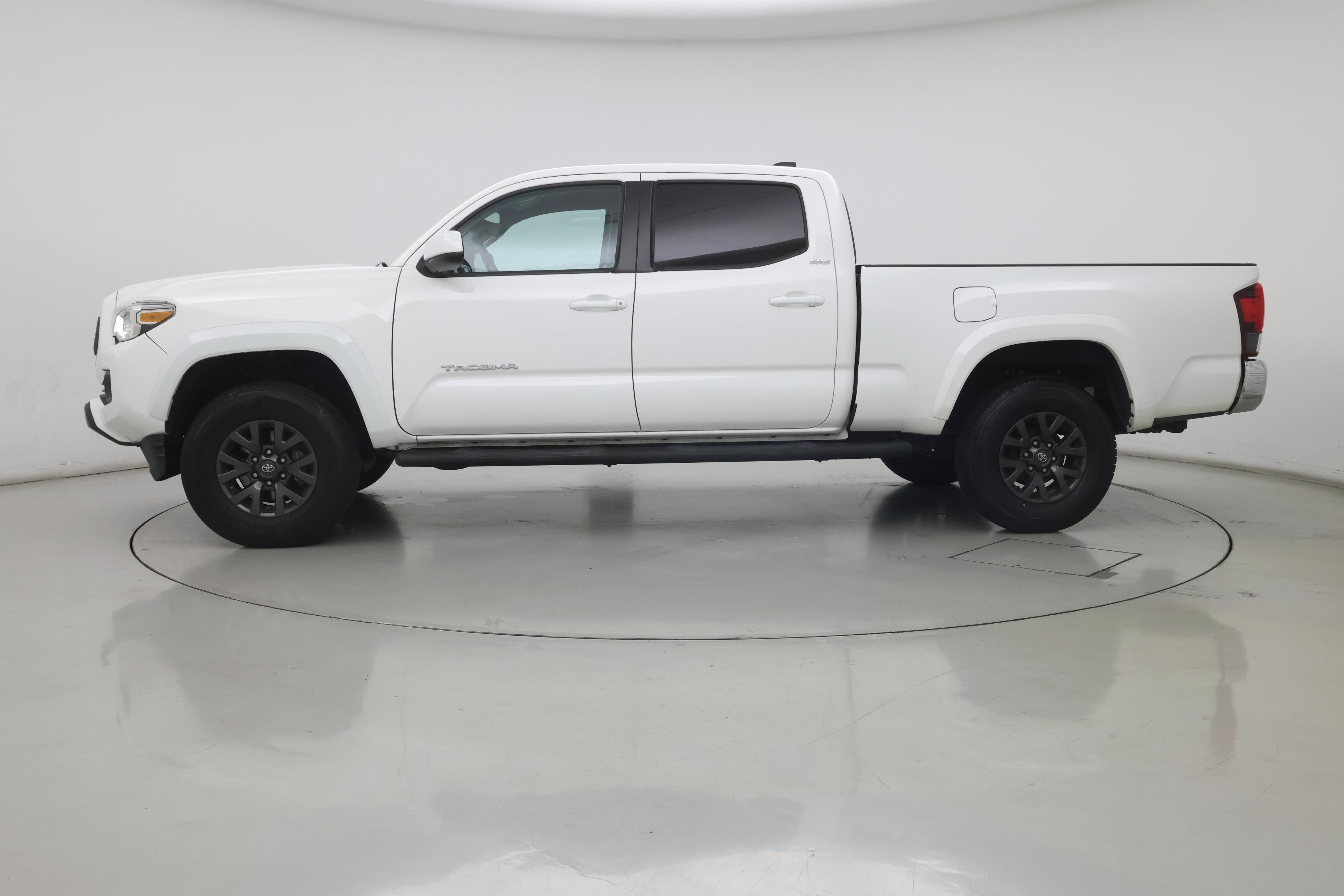 Thumbnail: 2020 Toyota Tacoma - 3