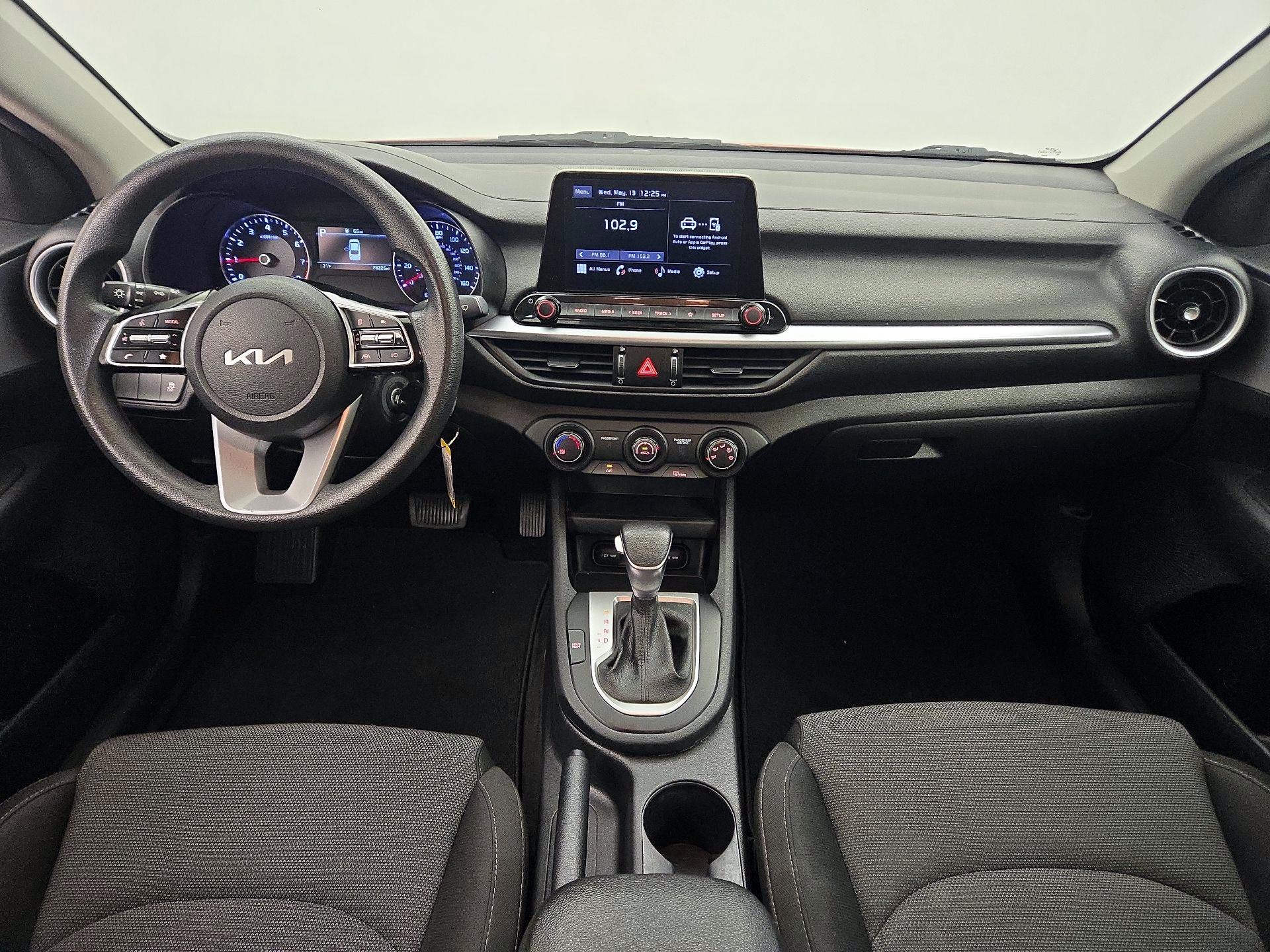 Thumbnail: 2022 Kia Forte - 9