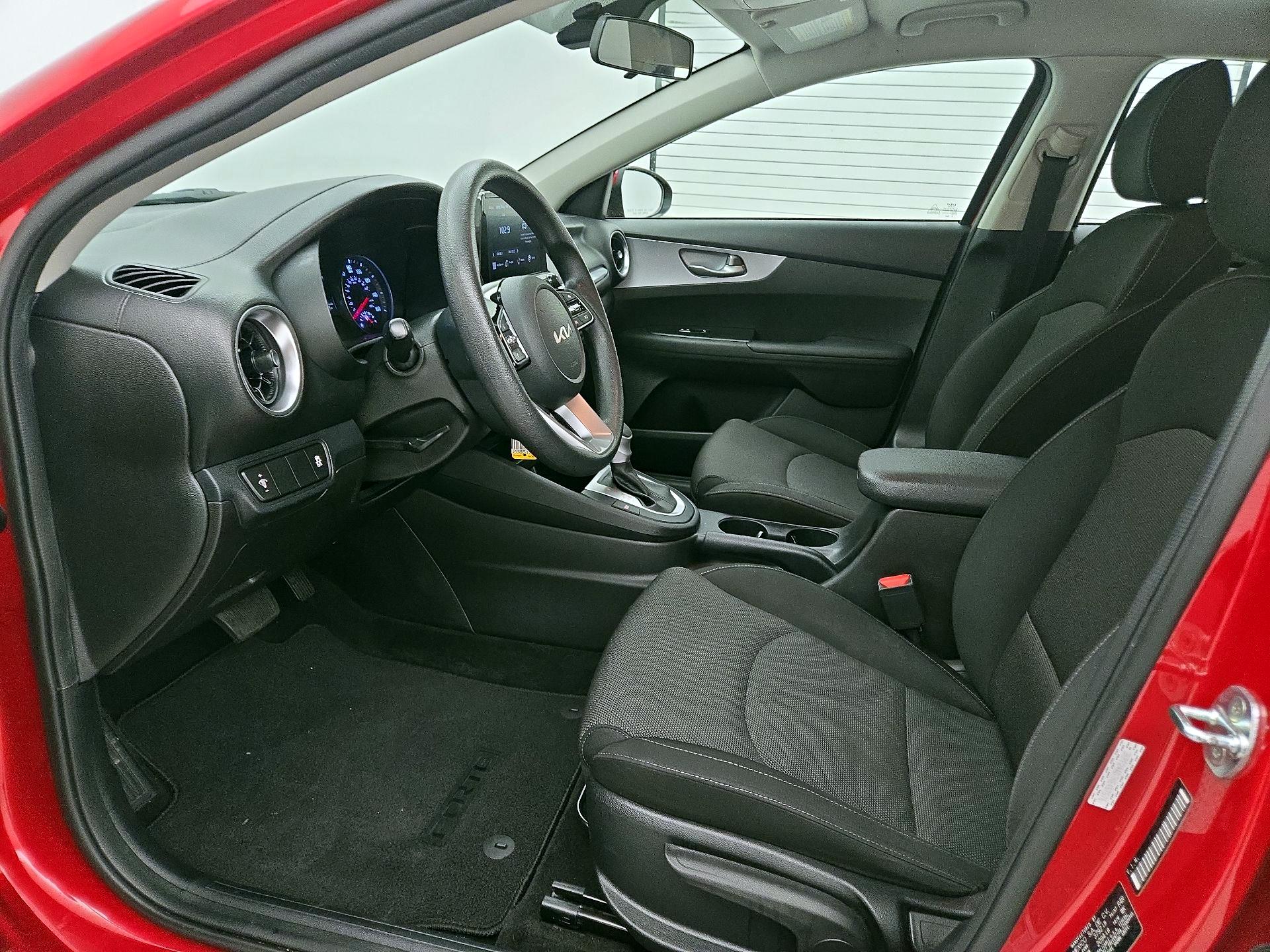 Thumbnail: 2022 Kia Forte - 11
