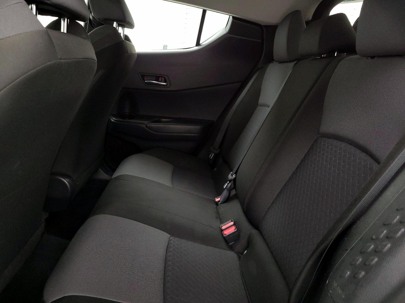 2020 Toyota C-HR LE - Photo 20