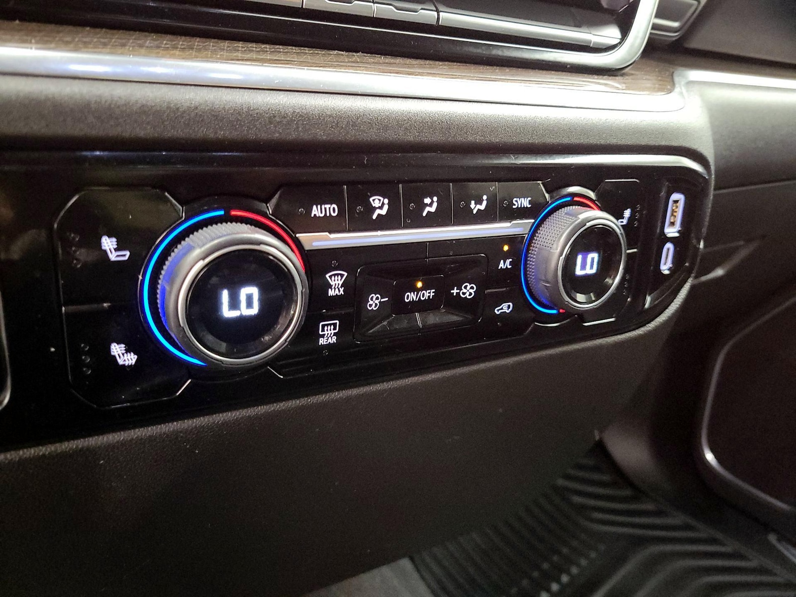 2024 Chevrolet Silverado 2500HD LT - Photo 17