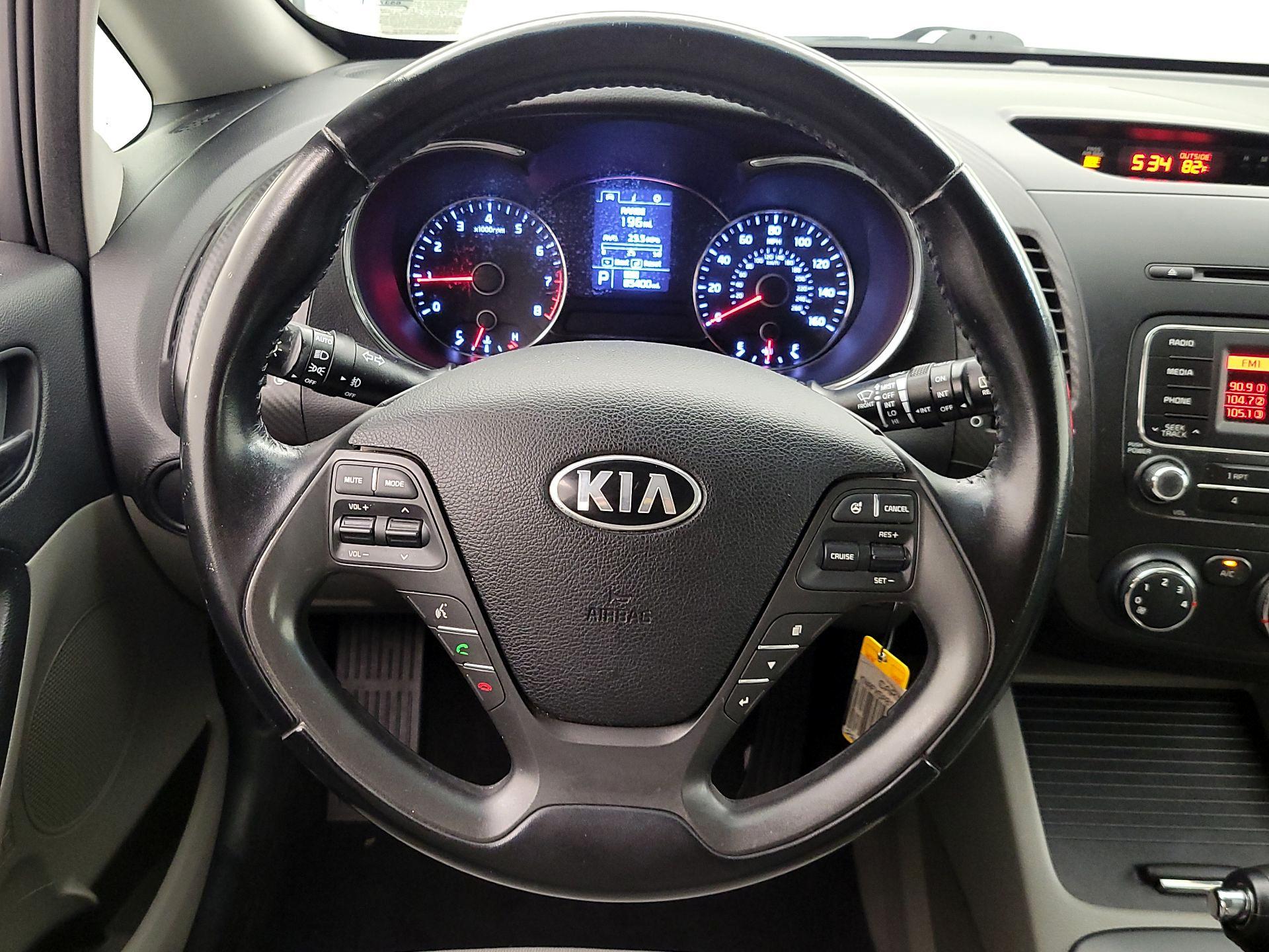 Thumbnail: 2015 Kia Forte - 10