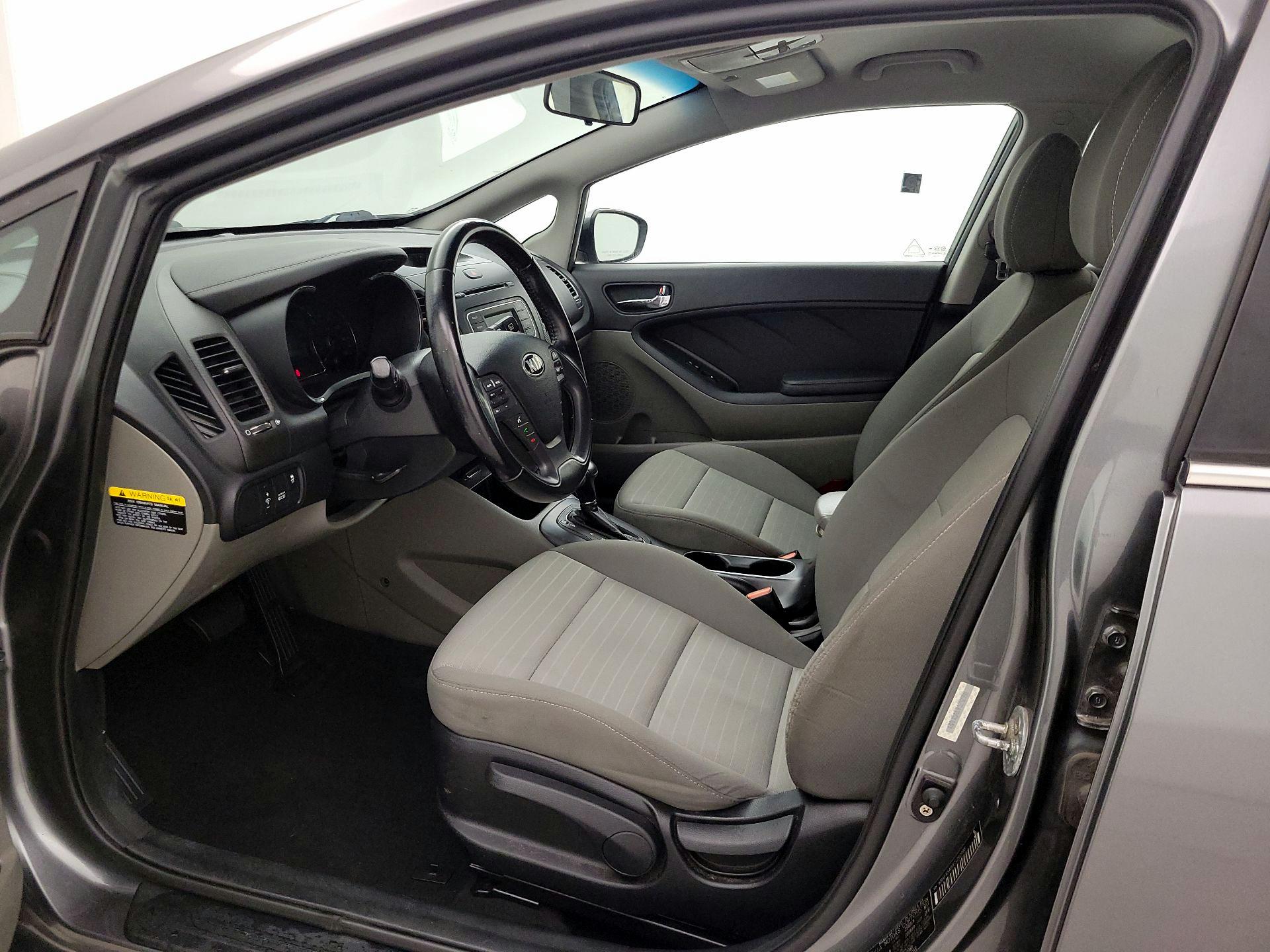 Thumbnail: 2015 Kia Forte - 11