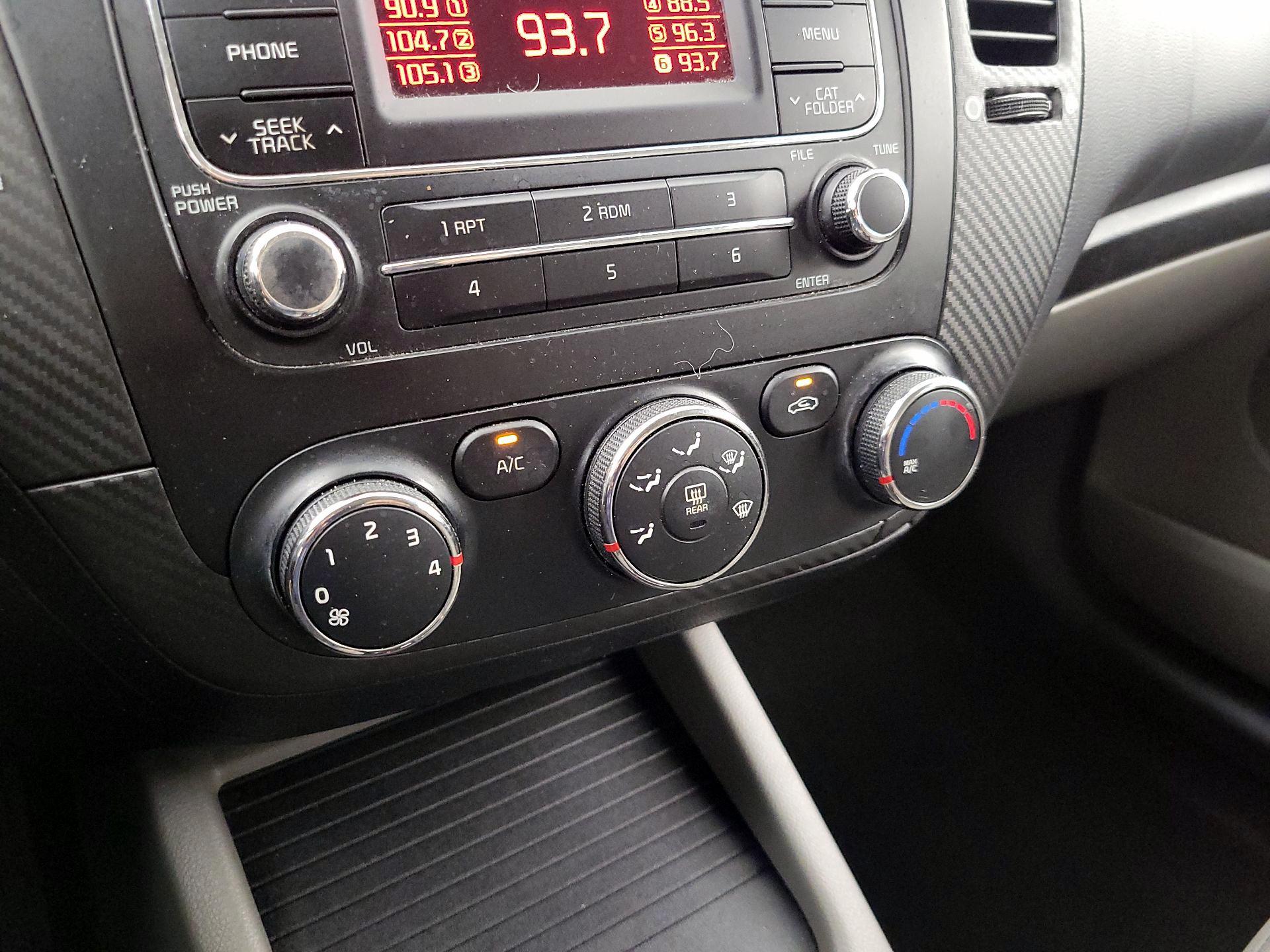 Thumbnail: 2015 Kia Forte - 15
