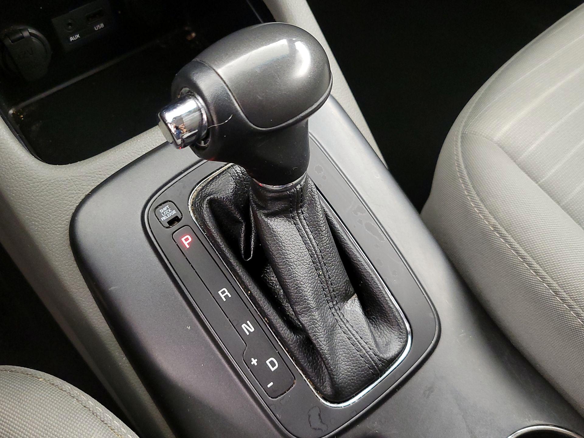 Thumbnail: 2015 Kia Forte - 16