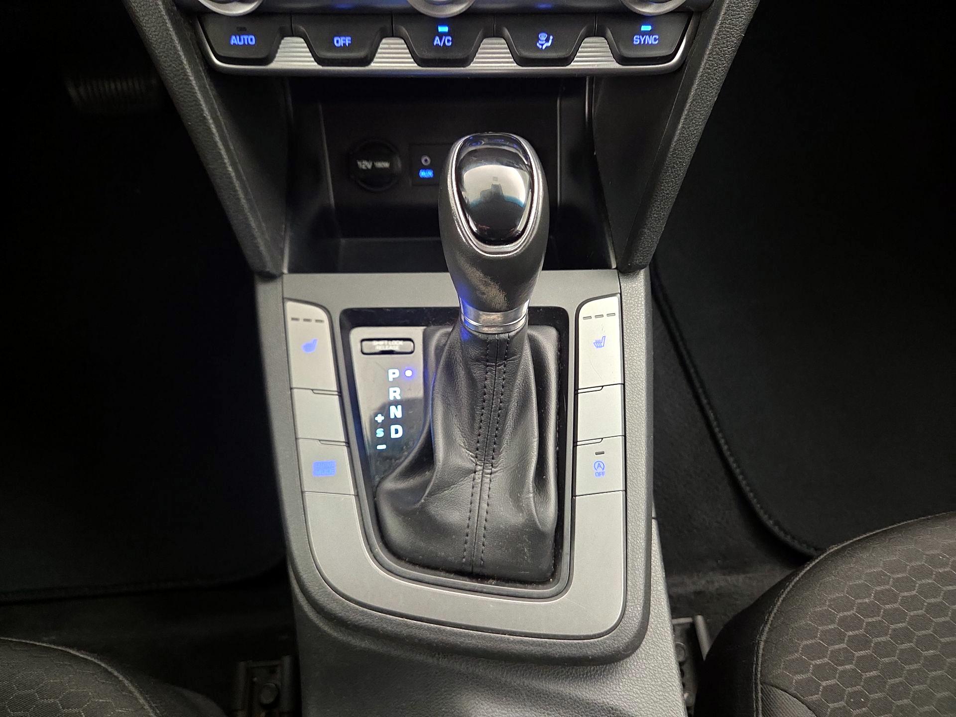 Thumbnail: 2020 Hyundai Elantra - 17
