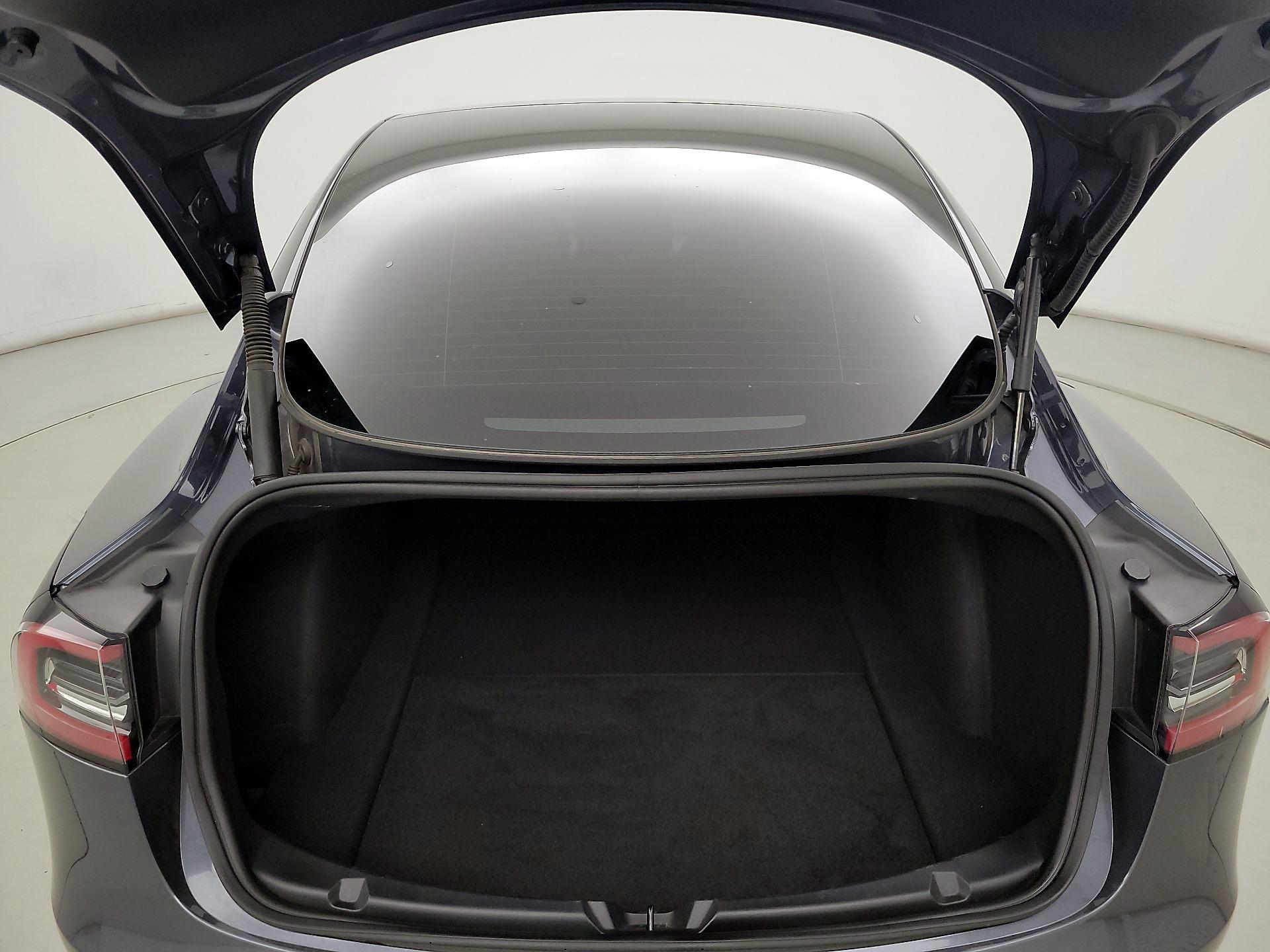 Thumbnail: 2023 Tesla Model 3 - 19