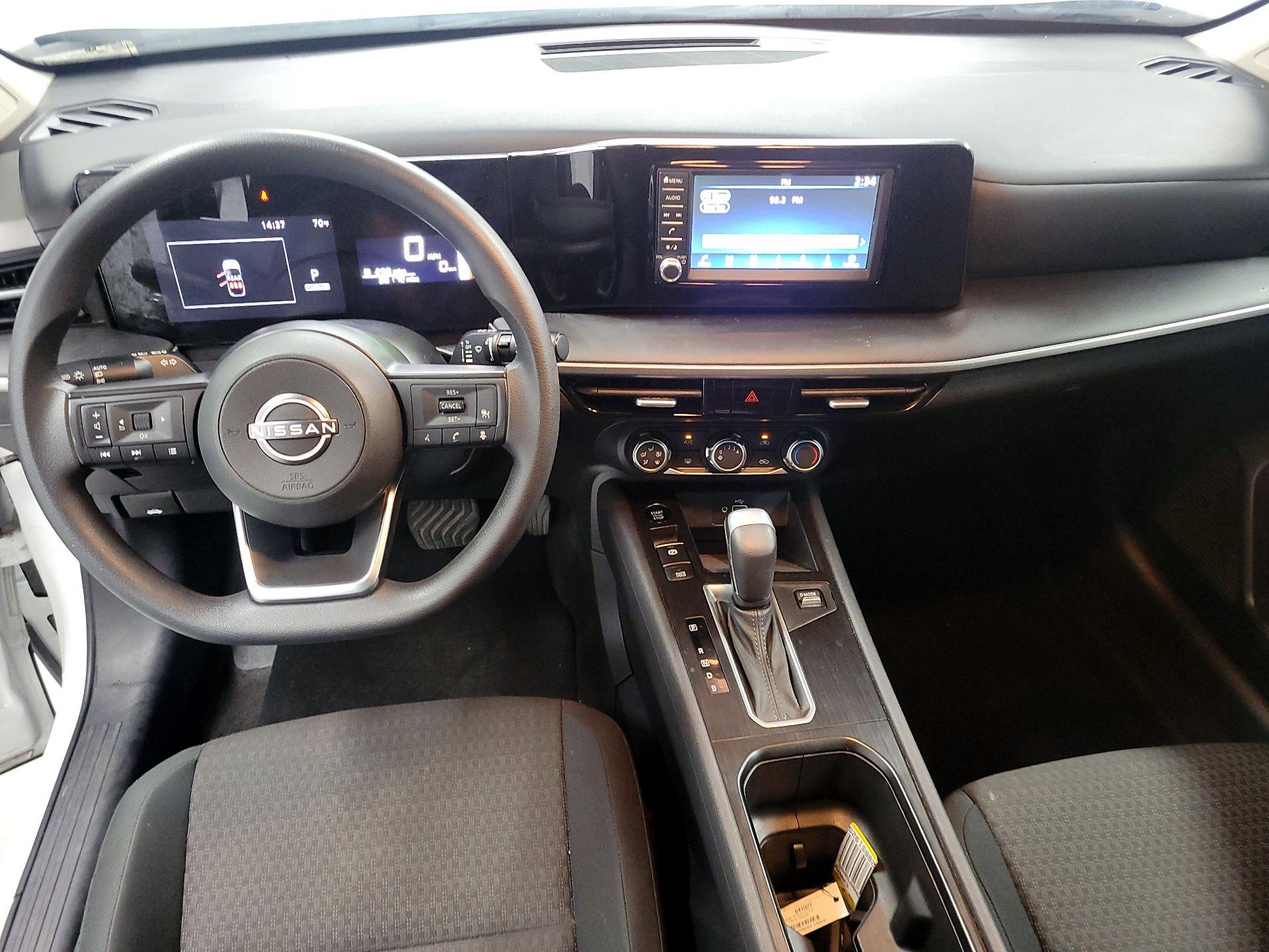 Thumbnail: 2025 Nissan Kicks - 9