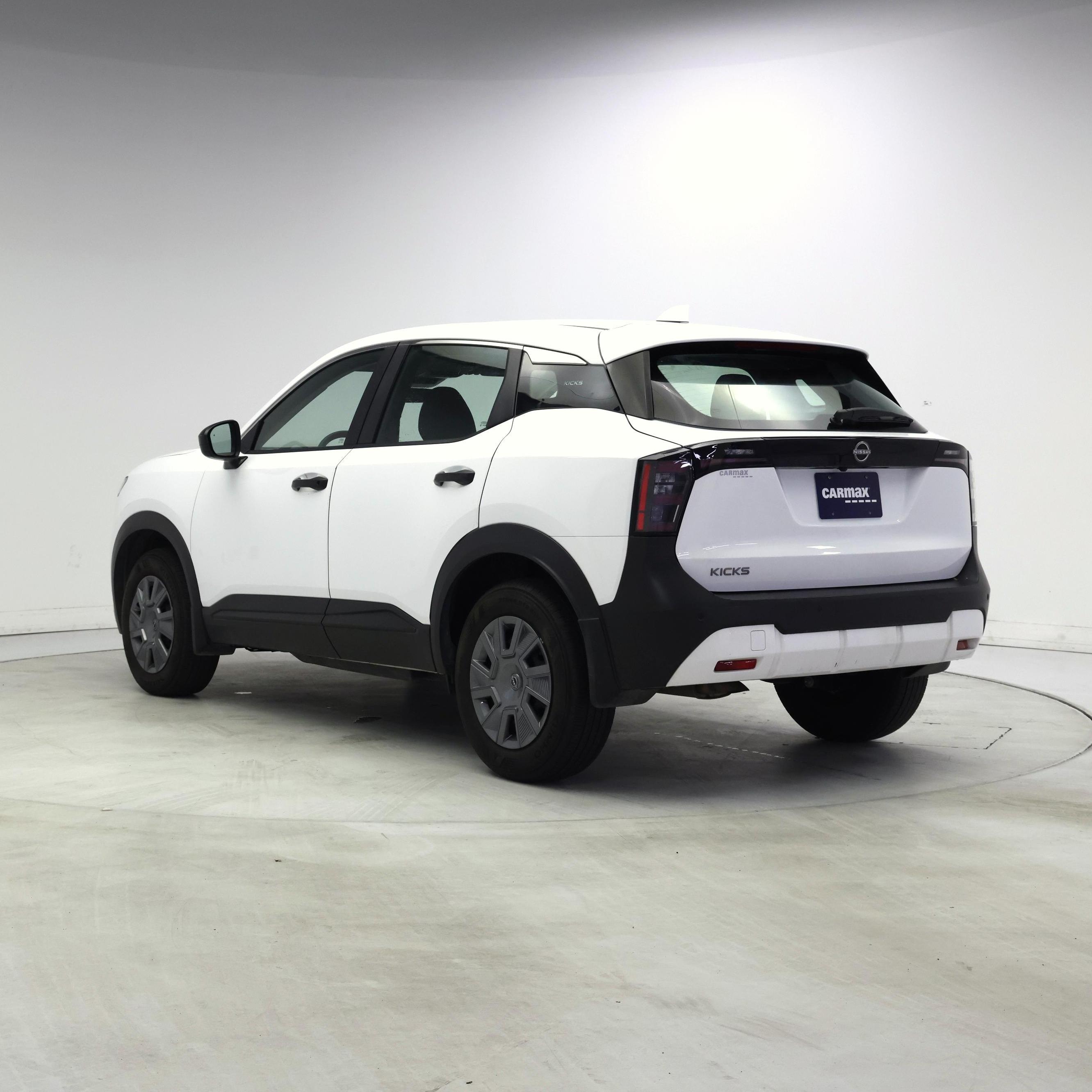 Thumbnail: 2025 Nissan Kicks - 2