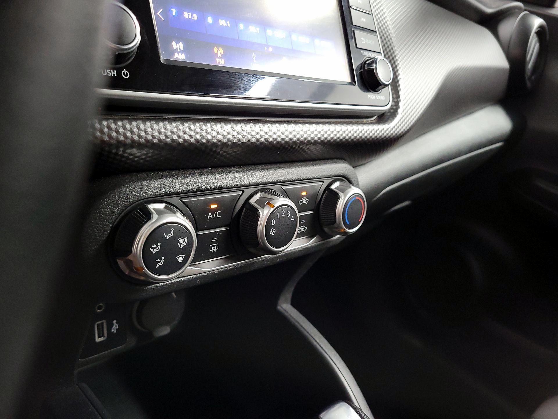 Thumbnail: 2020 Nissan Kicks - 15