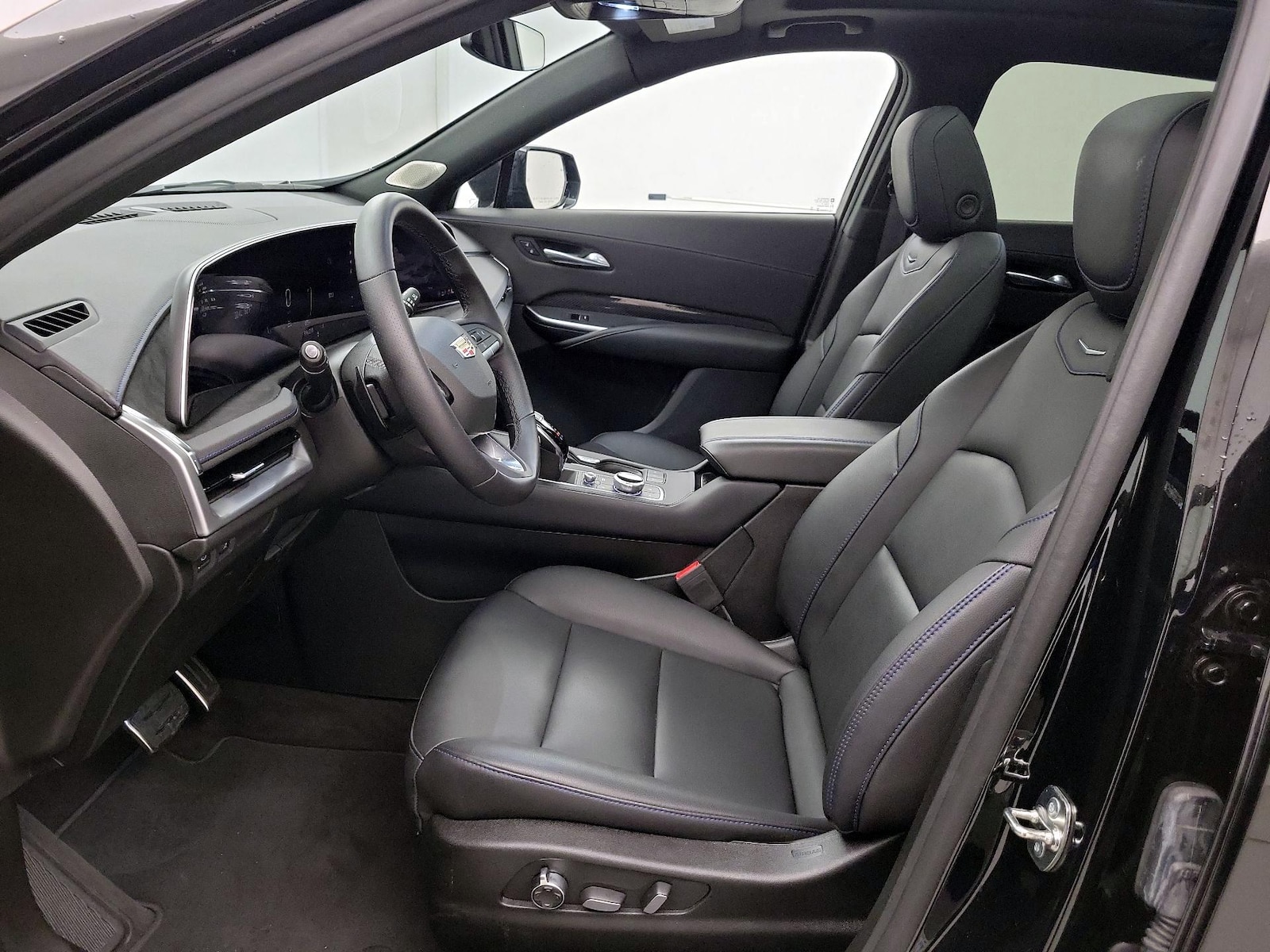 2025 Cadillac XT4 Sport - Photo 12